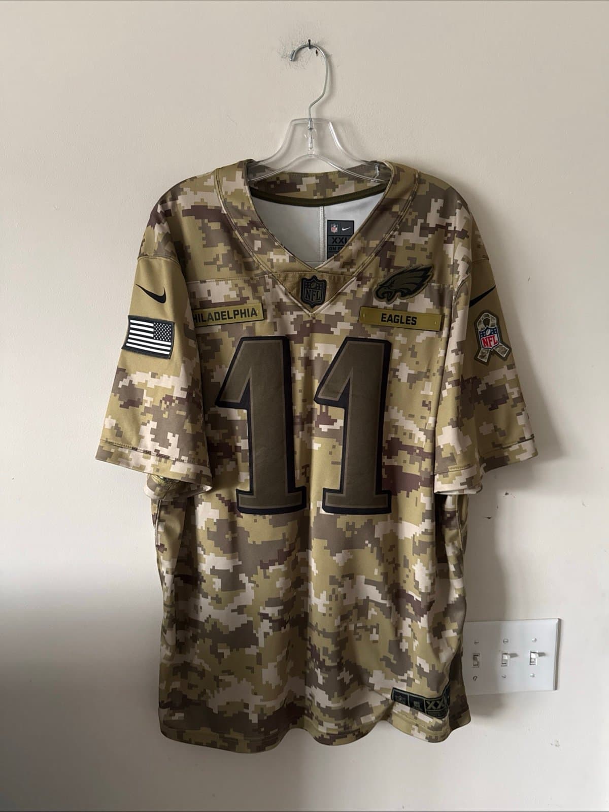 Men's Nike Carson Wentz #11 Philadelphia Eagles Salute To Service Jersey Sz 2XL - Image 1