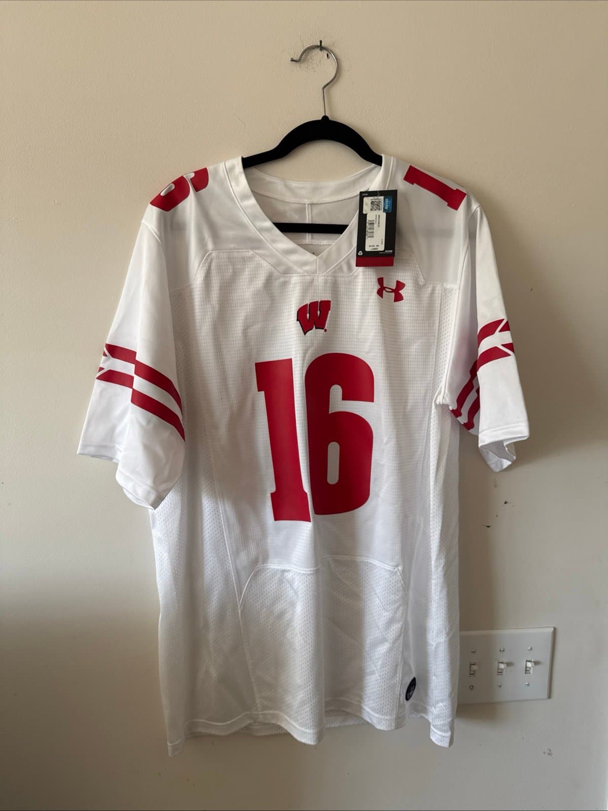 Men’s Under Armour Russell Wilson #16 Wisconsin Badgers Jersey Sz L - White NWT