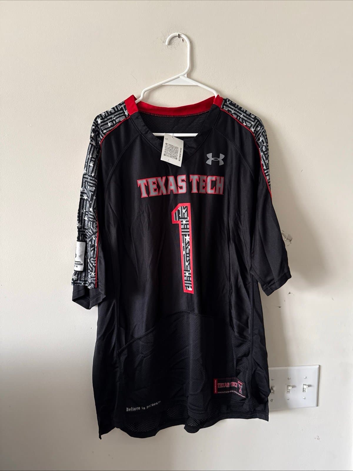 Men’s Under Armour Texas Tech Red Raiders #1 Wounded Warrior Project Jersey Sz L - Image 1