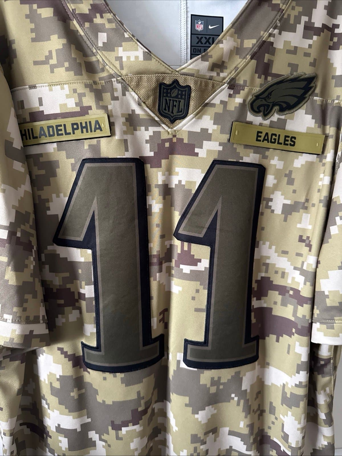 Men's Nike Carson Wentz #11 Philadelphia Eagles Salute To Service Jersey Sz 2XL - Thumbnail 2