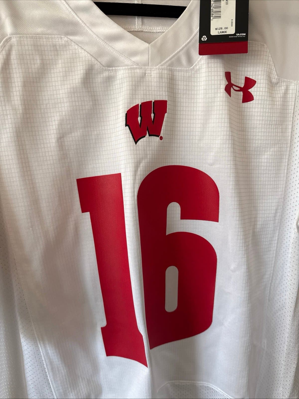Men’s Under Armour Russell Wilson #16 Wisconsin Badgers Jersey Sz L - White NWT - Thumbnail 2