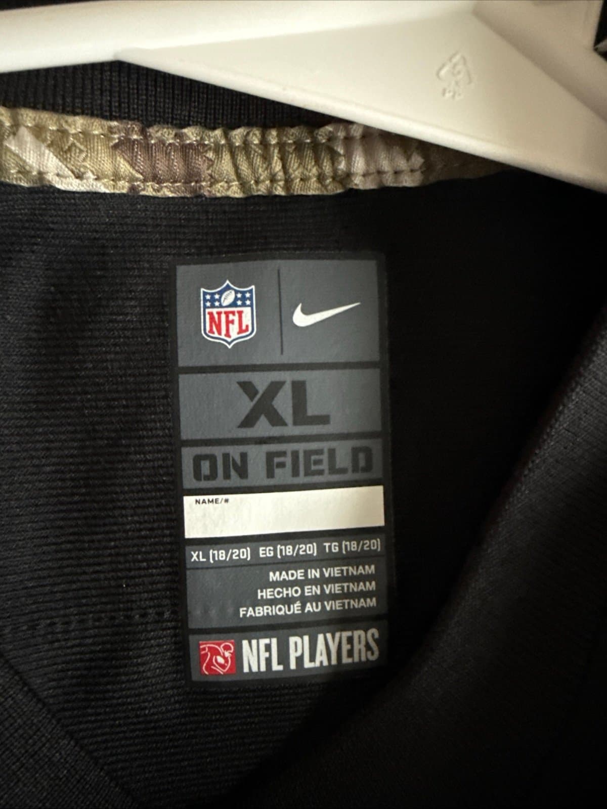 Boy’s Nike Russel Wilson #3 Seattle Seahawks Salute To Service Jersey Sz XL RARE - Thumbnail 4