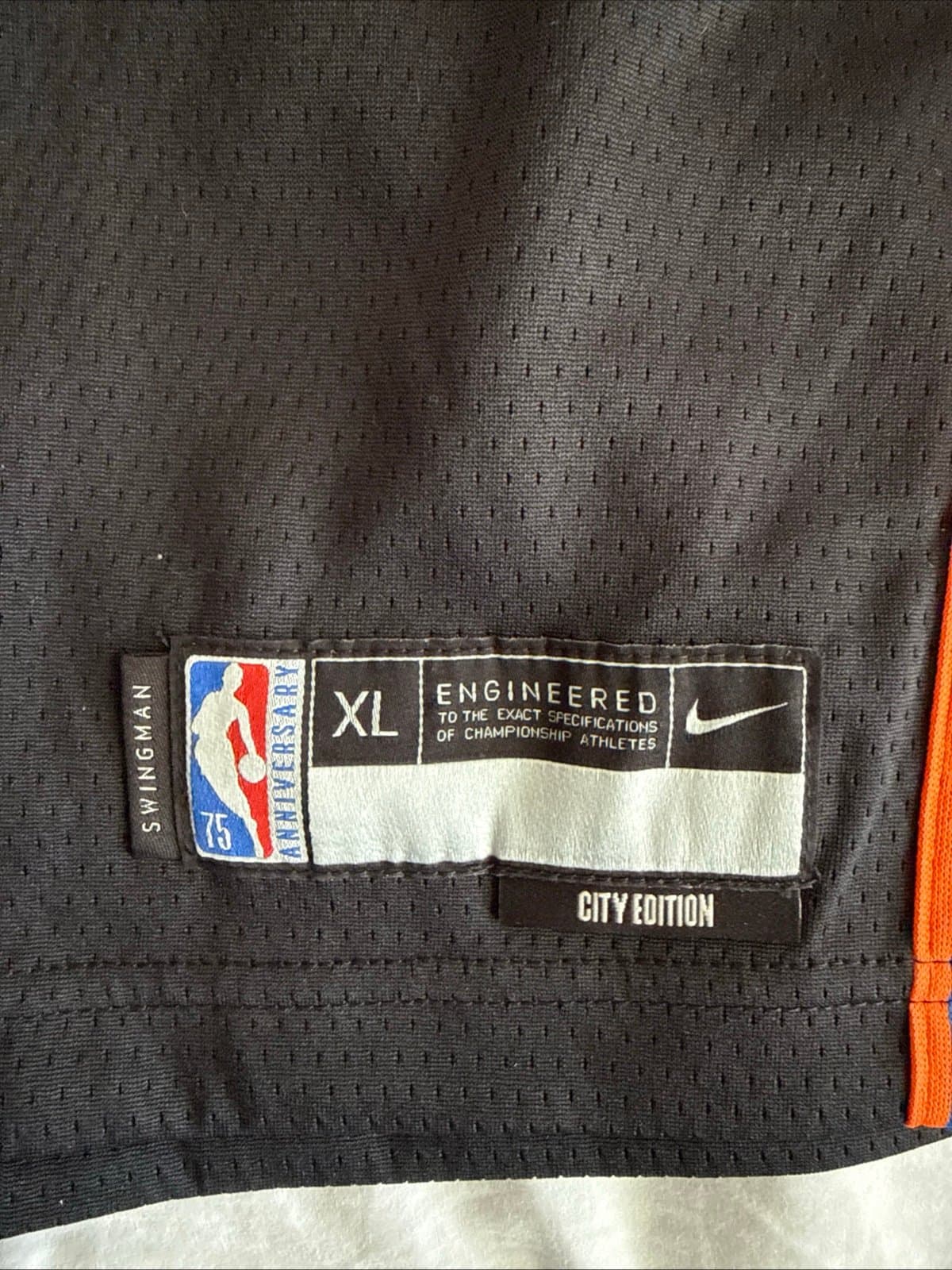 Boy’s Nike Derrick Rose #4 New York Knicks City 75th Anniversary Jersey Sz XL - Thumbnail 3