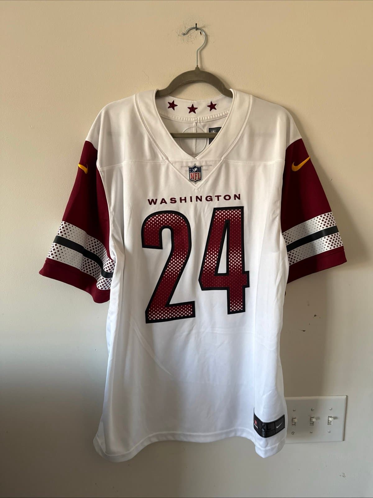 Men’s Nike Antonio Gibson #24 Washington Commanders NFL Jersey Sz XL - RARE - Image 1