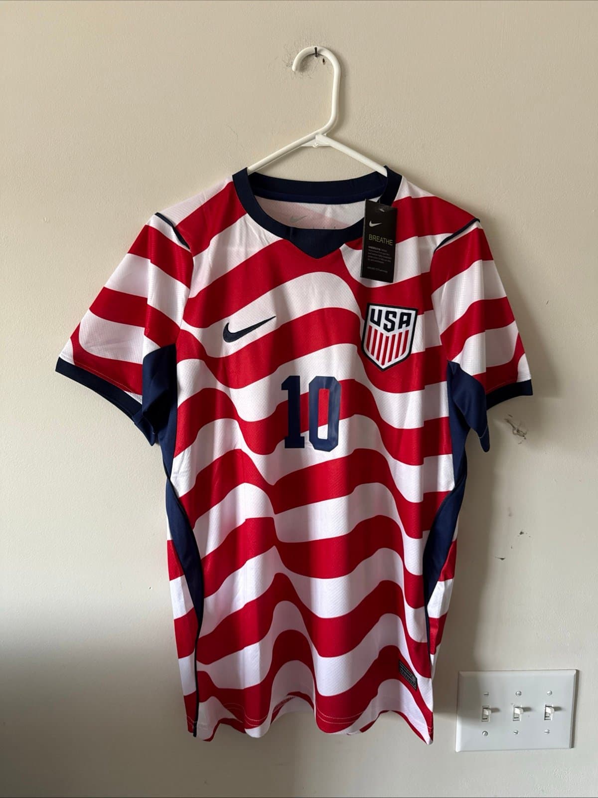 Men's Nike Christian Pulisic #10 2026 USMNT Home Jersey Sz M - Red NWT RARE - Image 1