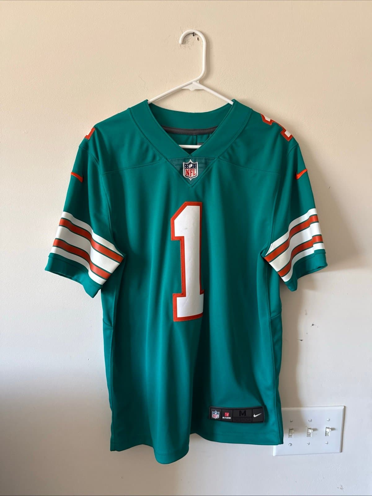 Men’s Nike Tua Tagovailoa #1 Miami Dolphins Vapor Limited Throwback Jersey Sz M - Image 1