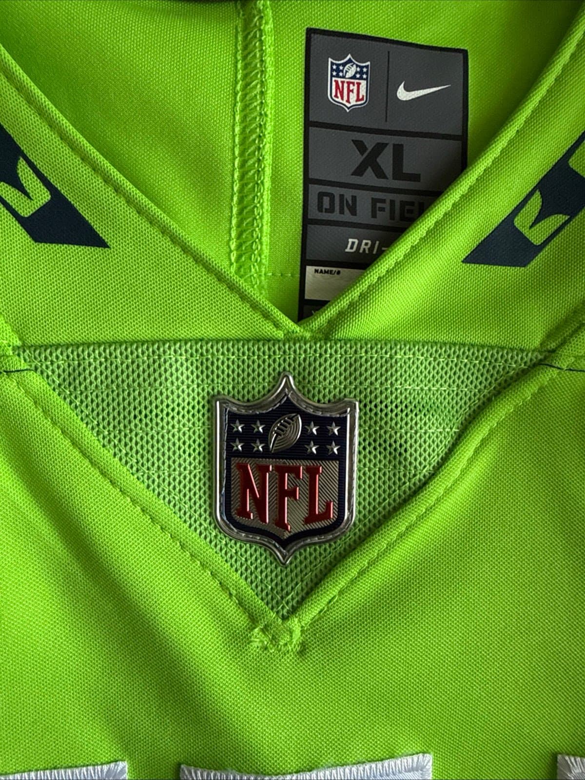 Men’s Nike DK Metcalf #14 Seattle Seahawks Vapor Limited NFL Jersey Sz XL Green - Thumbnail 5