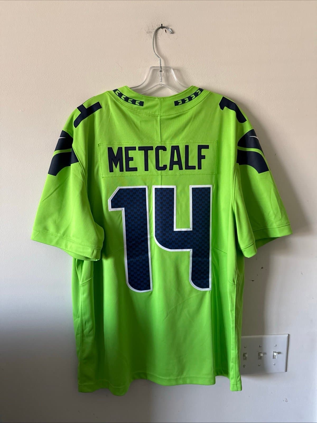 Men’s Nike DK Metcalf #14 Seattle Seahawks Vapor Limited NFL Jersey Sz XL Green - Thumbnail 6