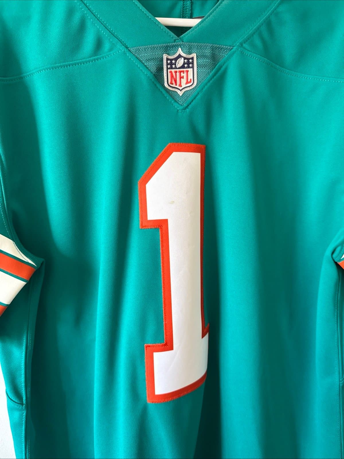 Men’s Nike Tua Tagovailoa #1 Miami Dolphins Vapor Limited Throwback Jersey Sz M - Thumbnail 2