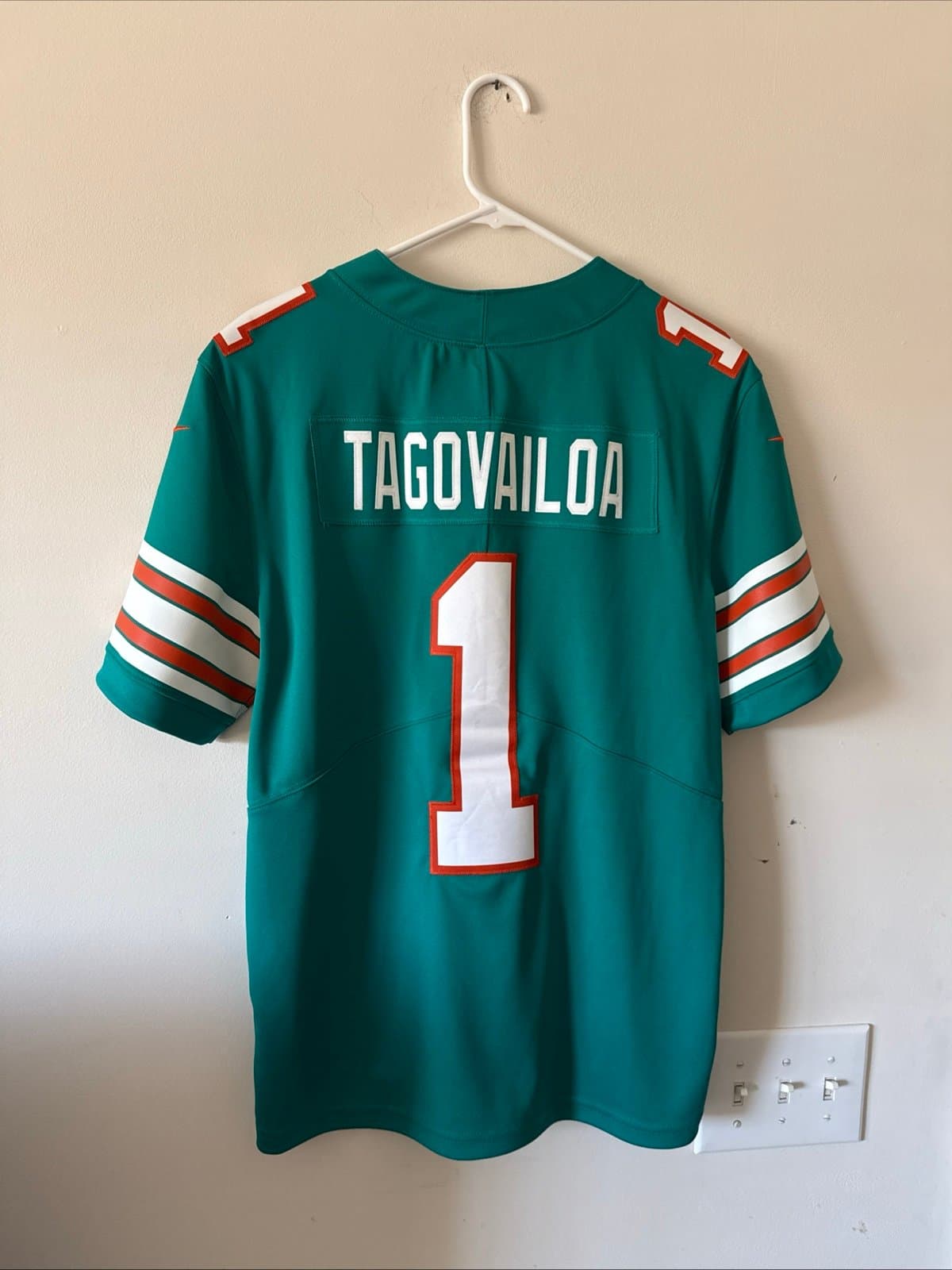 Men’s Nike Tua Tagovailoa #1 Miami Dolphins Vapor Limited Throwback Jersey Sz M - Thumbnail 6