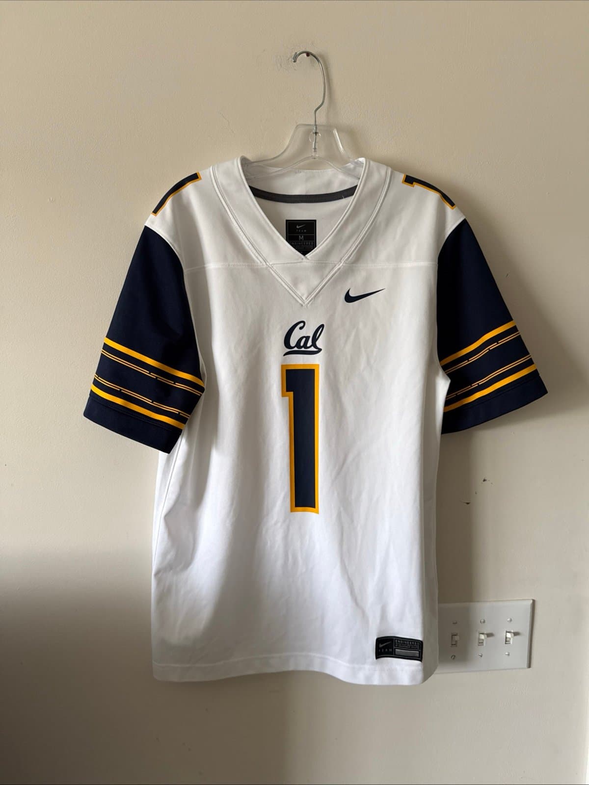 Men’s Nike Cal Bears #1 Untouchable NCAA Game Jersey Sz M - White NWOT - Image 1