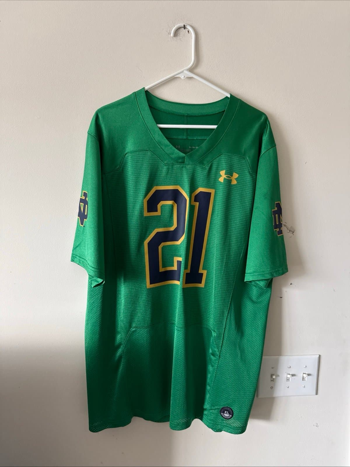 Men's Under Armour Notre Dame Fighting Irish #21 Football Jersey Sz XL - RARE - Image 1