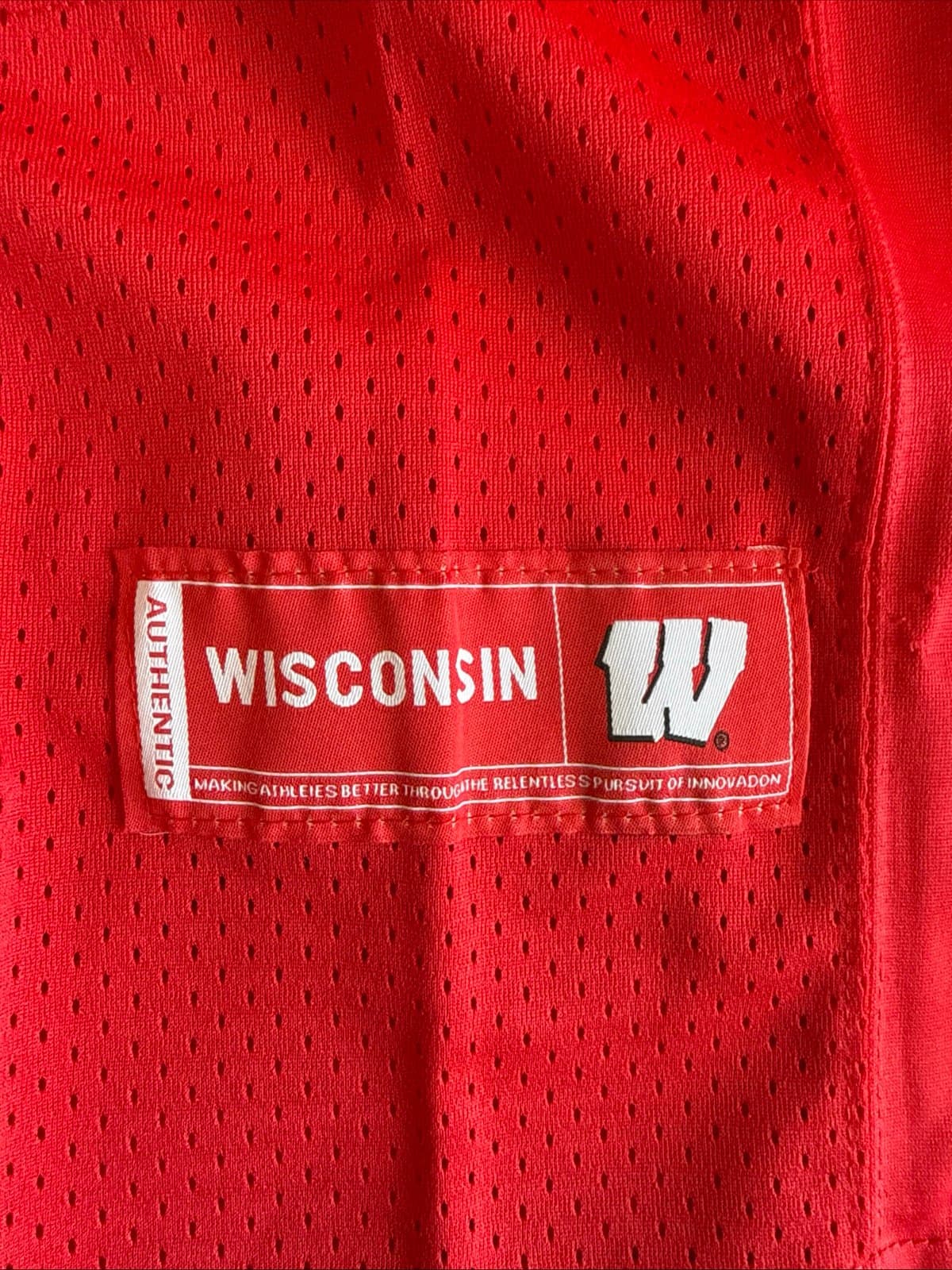 Men’s Under Armour Jonathan Taylor #23 Wisconsin Badgers Jersey Sz XL - Red RARE - Thumbnail 3