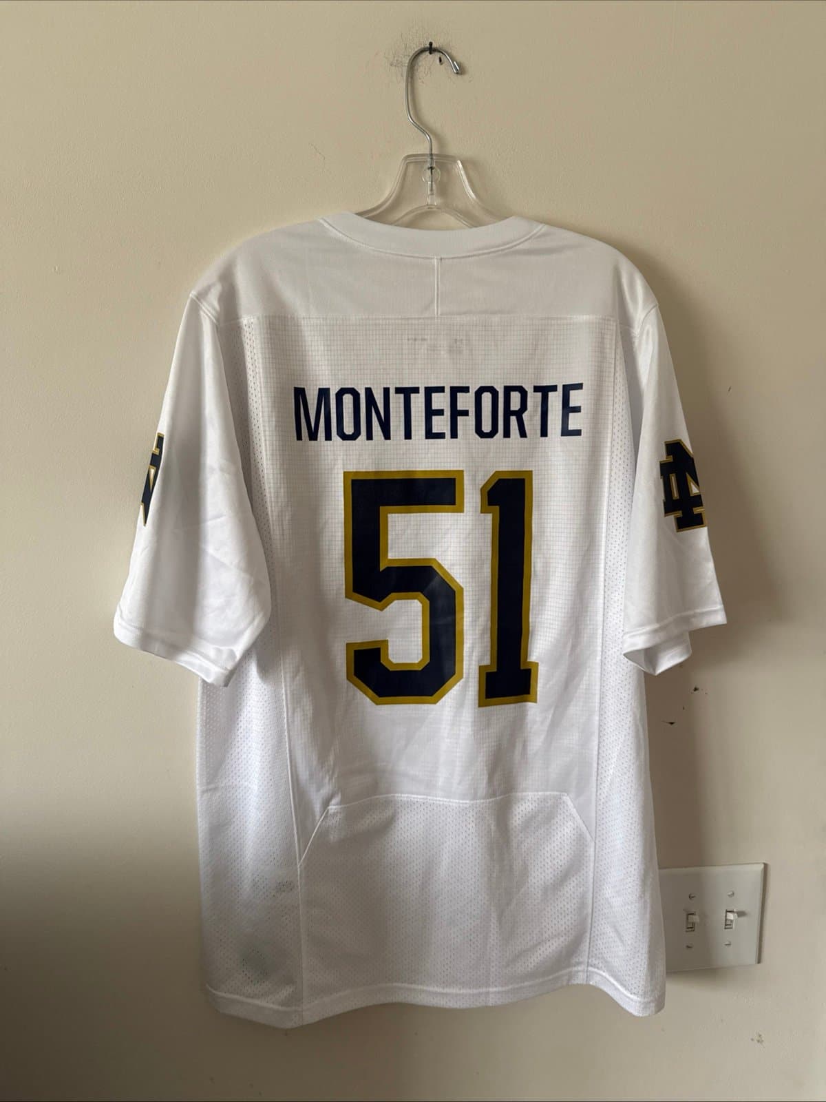 Men’s Under Armour Rino Monteforte #51 Notre Dame Irish NCAA Jersey Sz M - RARE - Thumbnail 6