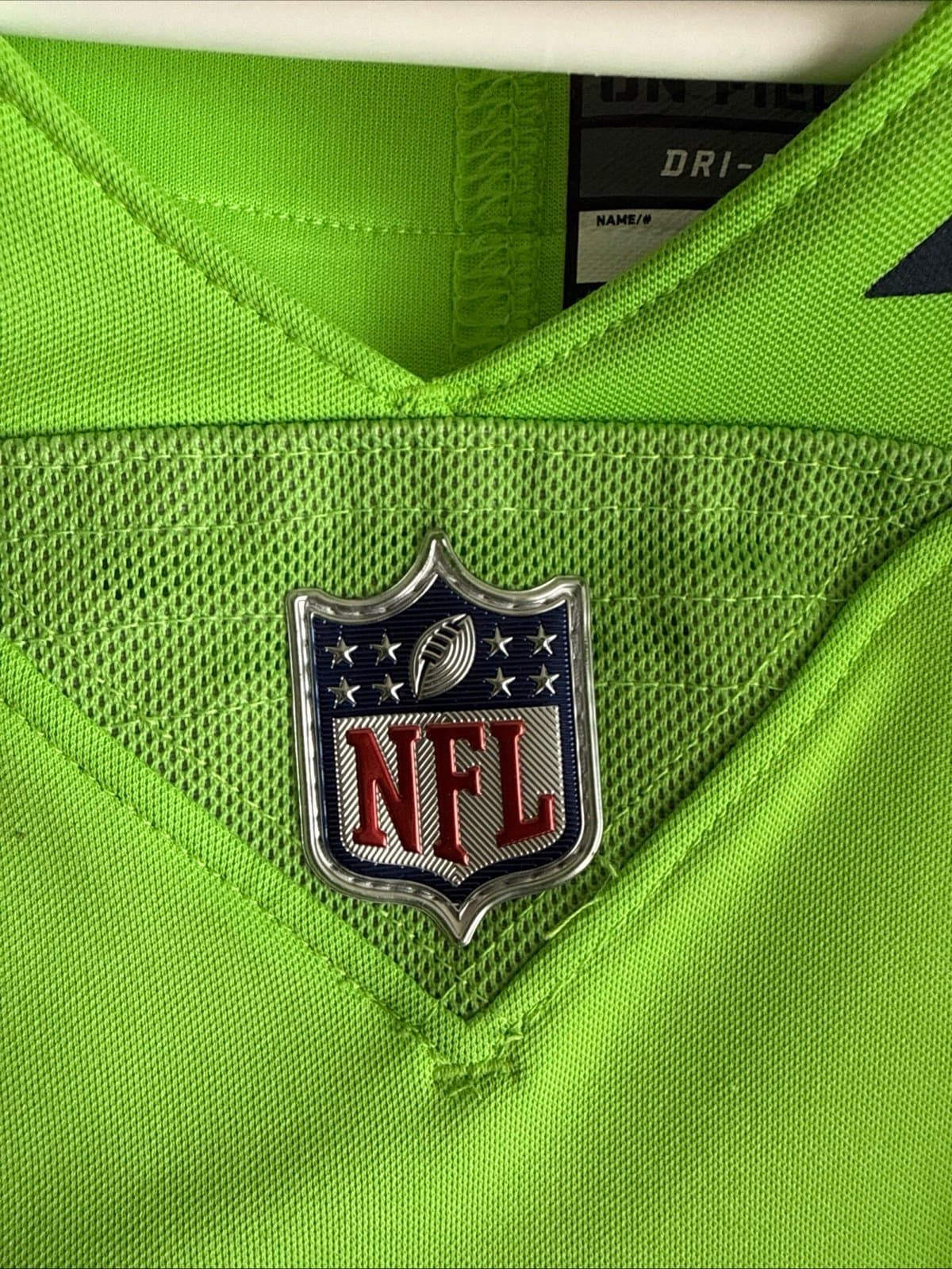 Men’s Nike Russell Wilson #3 Seattle Seahawks Color Rush Vapor Lmtd Jersey Sz L - Thumbnail 5
