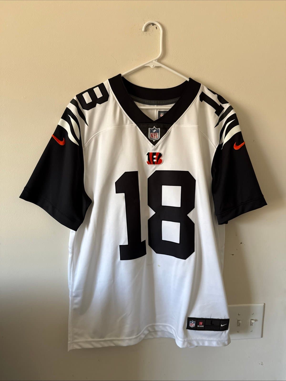 Men’s Nike AJ Green #18 Cincinnati Bengals Color Rush Vapor Lmtd Jersey Sz L - Image 1