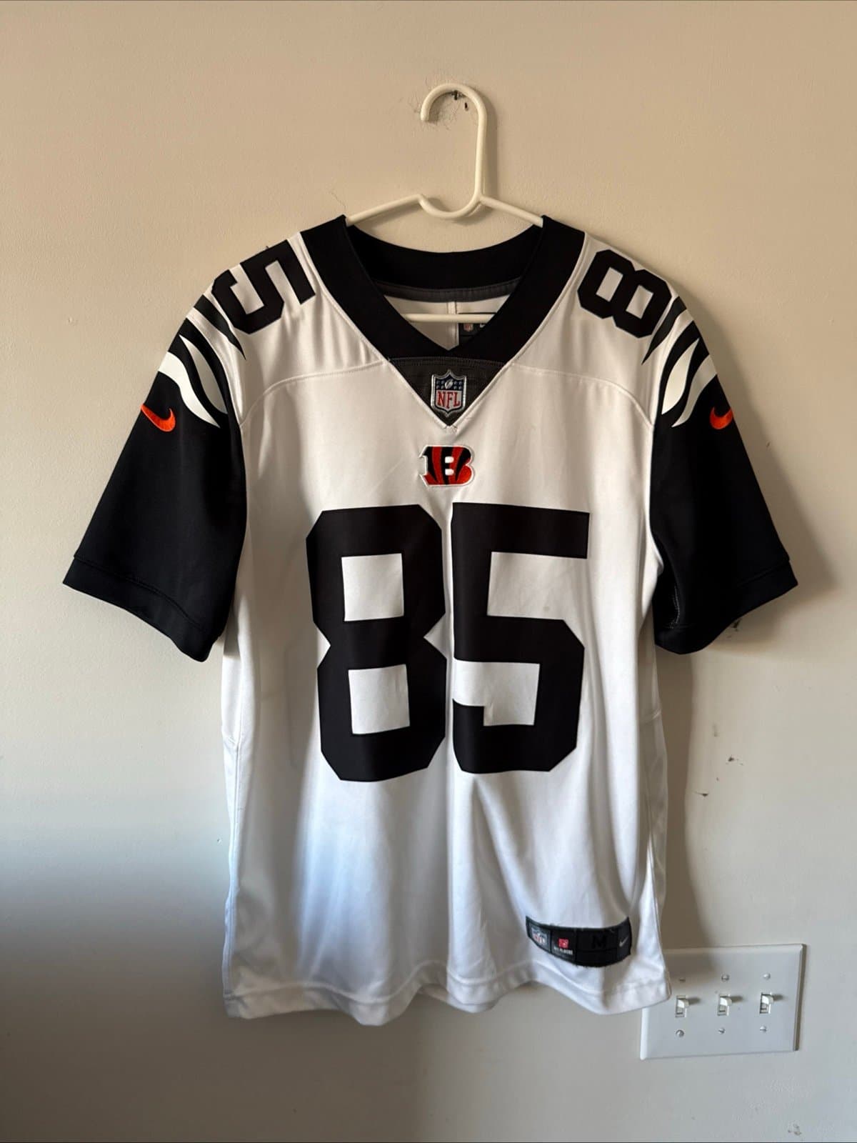 Men’s Nike Tyler Eifert #85 Cincinnati Bengals Color Rush Vapor Lmtd Jersey Sz M - Image 1