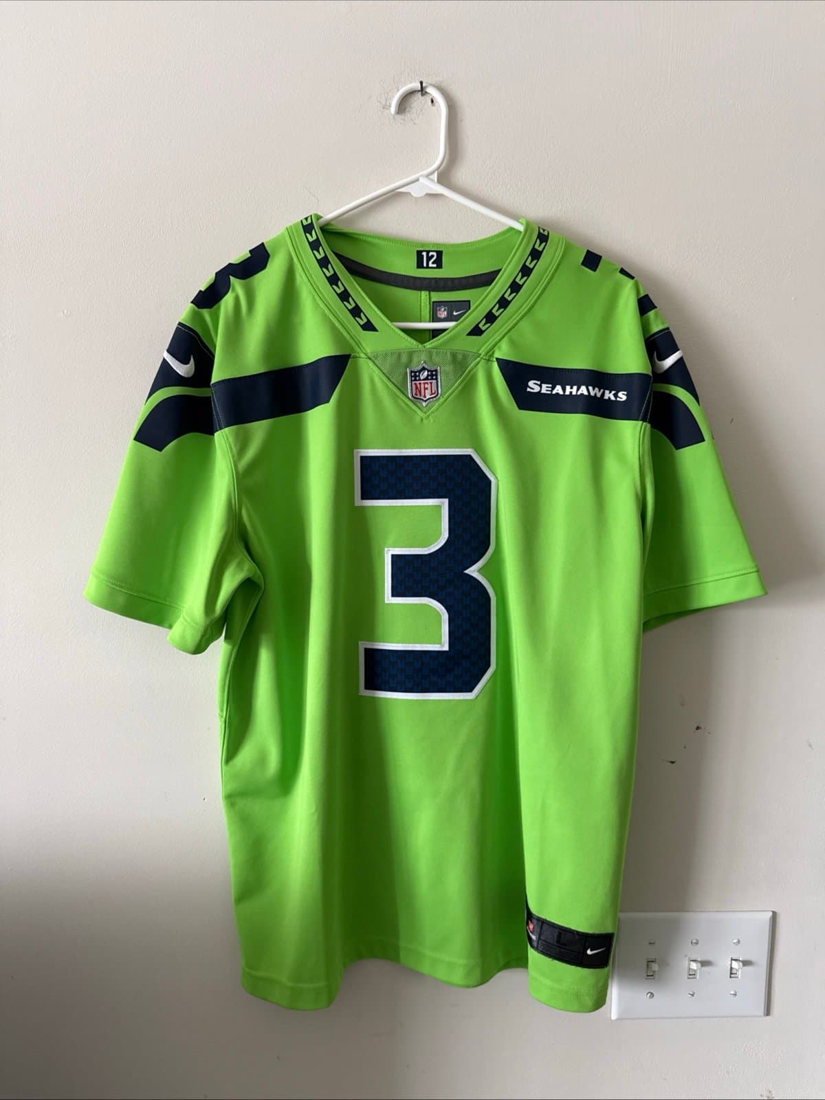 Men’s Nike Russell Wilson #3 Seattle Seahawks Color Rush Vapor Lmtd Jersey Sz L - Image 1