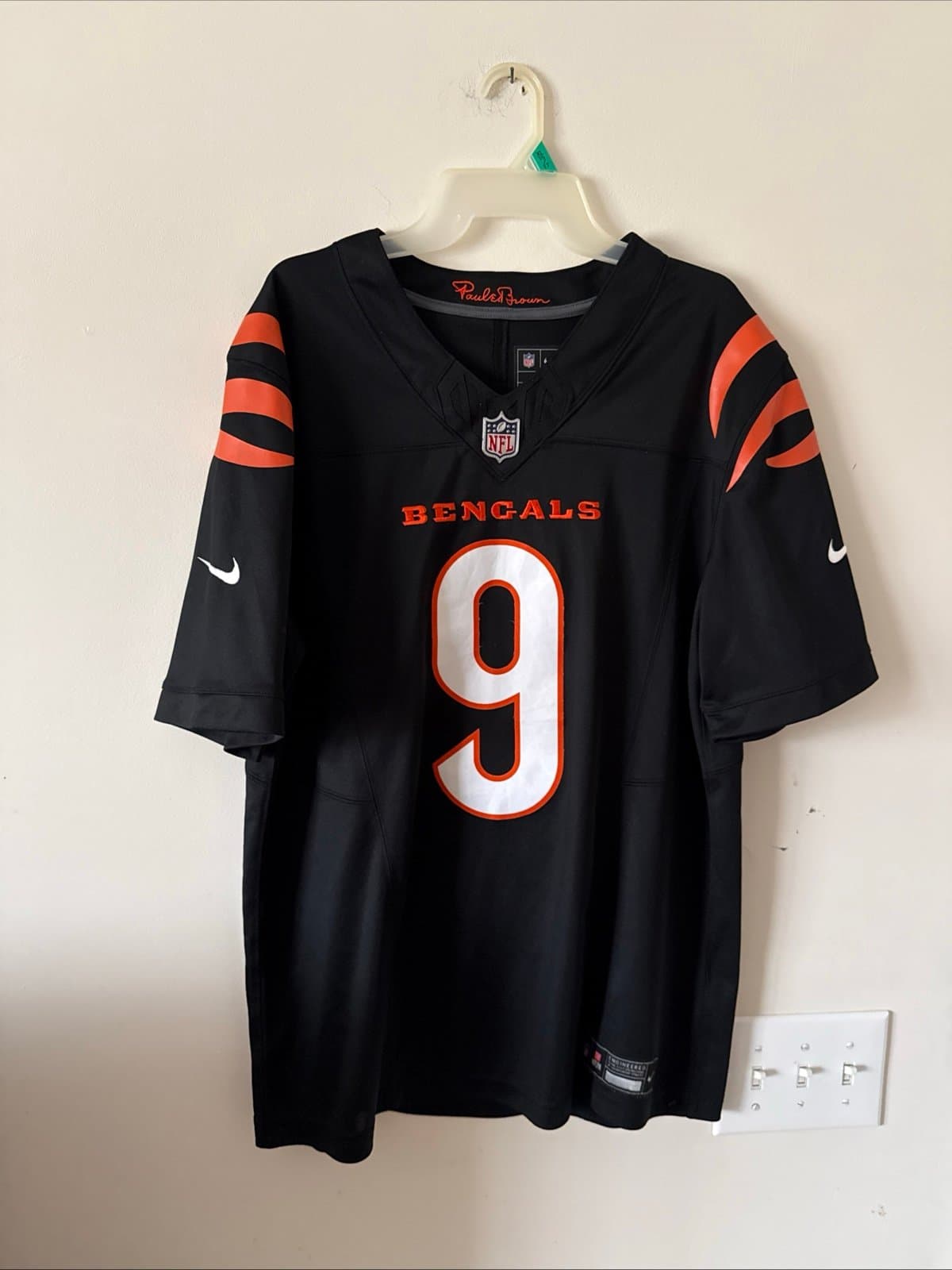 Men’s Nike Joe Burrow #9 Cincinnati Bengals Vapor Lmtd NFL Jersey Sz L - Black - Image 1