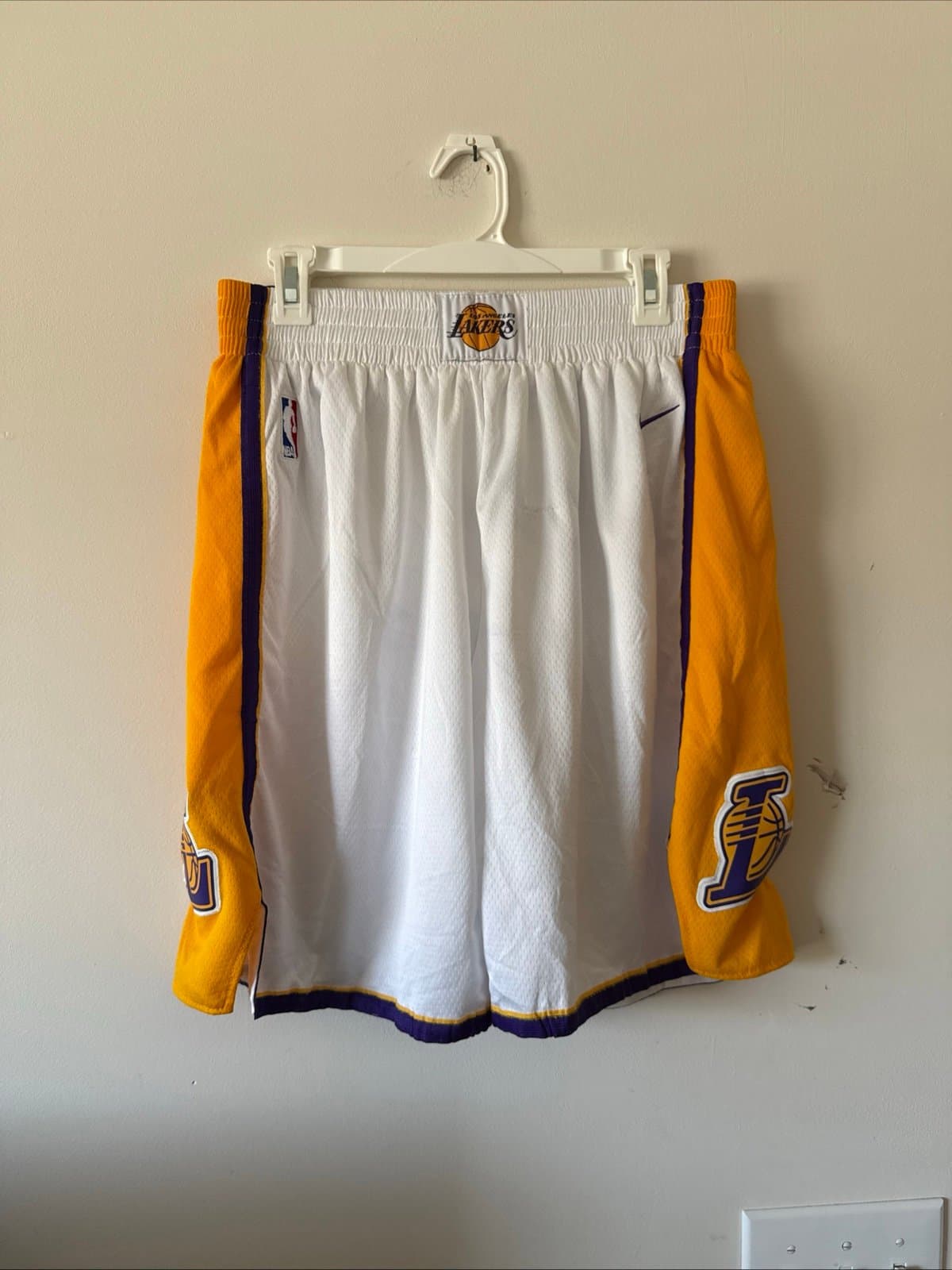 Men’s Nike Los Angeles Lakers Player Issued Swingman Shorts Sz 54 - White RARE - Image 1
