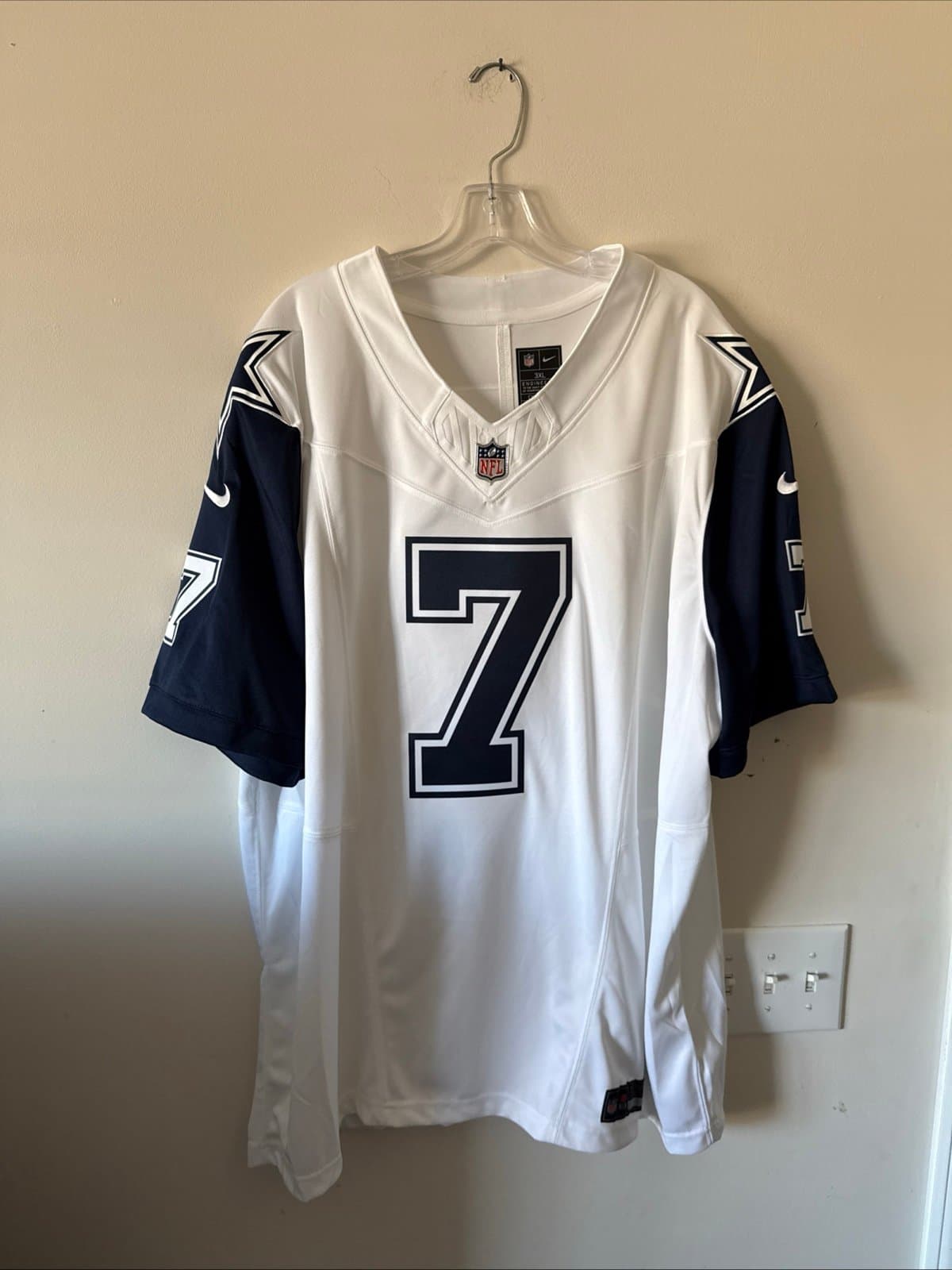 Men’s Nike Trevon Diggs #7 Dallas Cowboys Vapor Limited Jersey Sz 3XL - White - Image 1