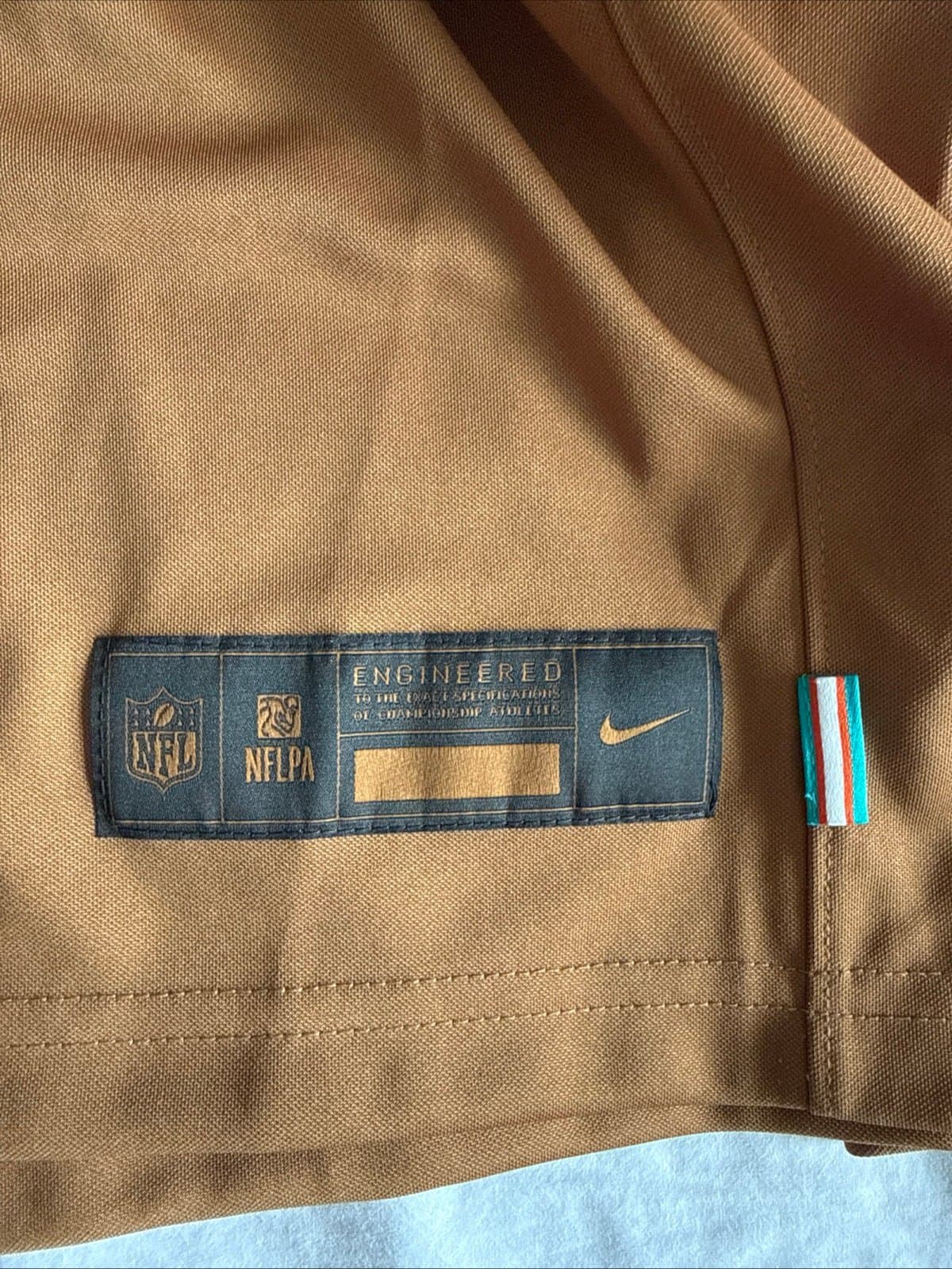 Men’s Nike Tua Tagovailoa #1 Miami Dolphins 2023 Salute to Service Jersey Sz XL - Thumbnail 3