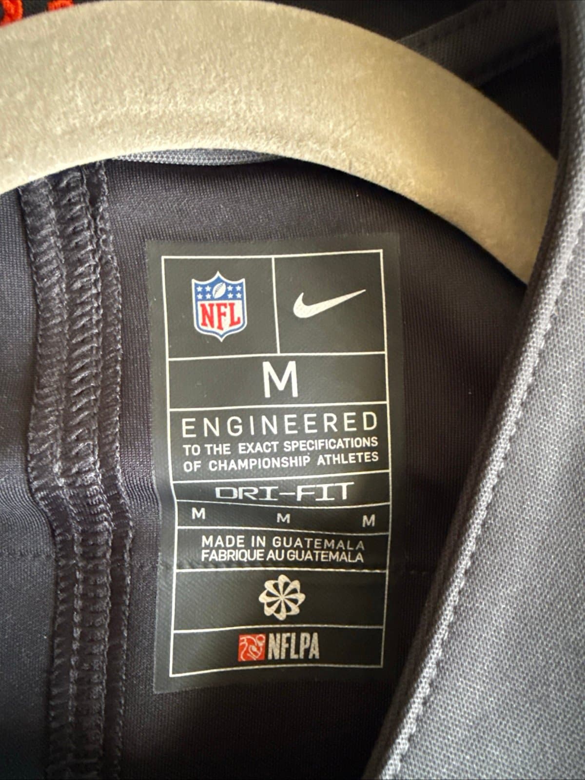 Men’s Nike Joe Burrow #9 Cincinnati Bengals Vapor Lmtd NFL Jersey Sz M - Black - Thumbnail 4