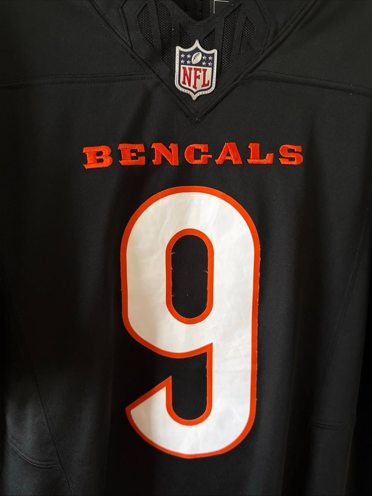 Men’s Nike Joe Burrow #9 Cincinnati Bengals Vapor Lmtd NFL Jersey Sz L - Black - Thumbnail 2