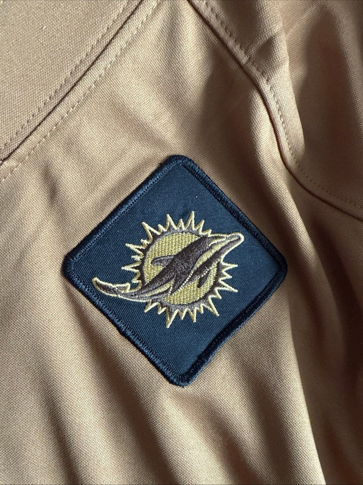 Men’s Nike Tua Tagovailoa #1 Miami Dolphins 2023 Salute to Service Jersey Sz XL - Thumbnail 6