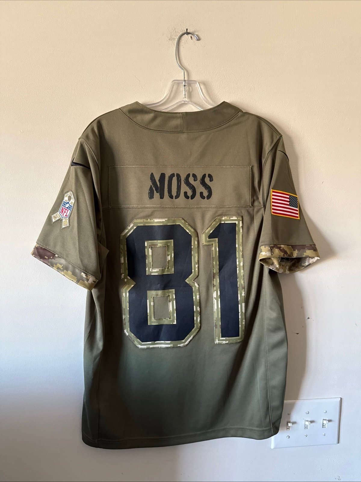 Men’s Nike Randy Moss #81 New England Patriots Salute To Service Jersey Sz M NWT - Thumbnail 6