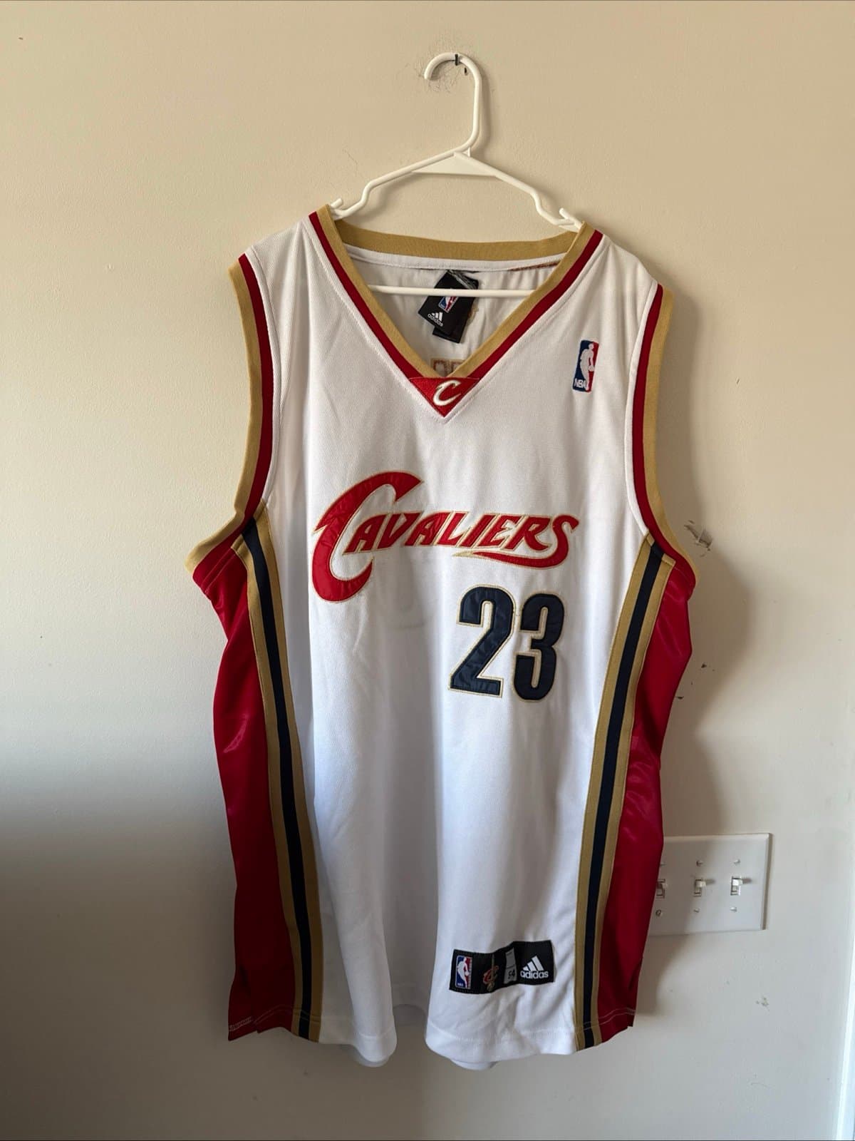 Men’s Adidas Lebron James #23 Cleveland Cavaliers Swingman Jersey Sz 54 - White - Image 1