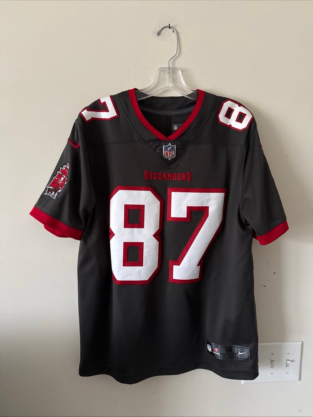 Men’s Nike Rob Gronkowski #87Tampa Bay Buccaneers Vapor Lmtd Jersey Sz M - Gray - Image 1