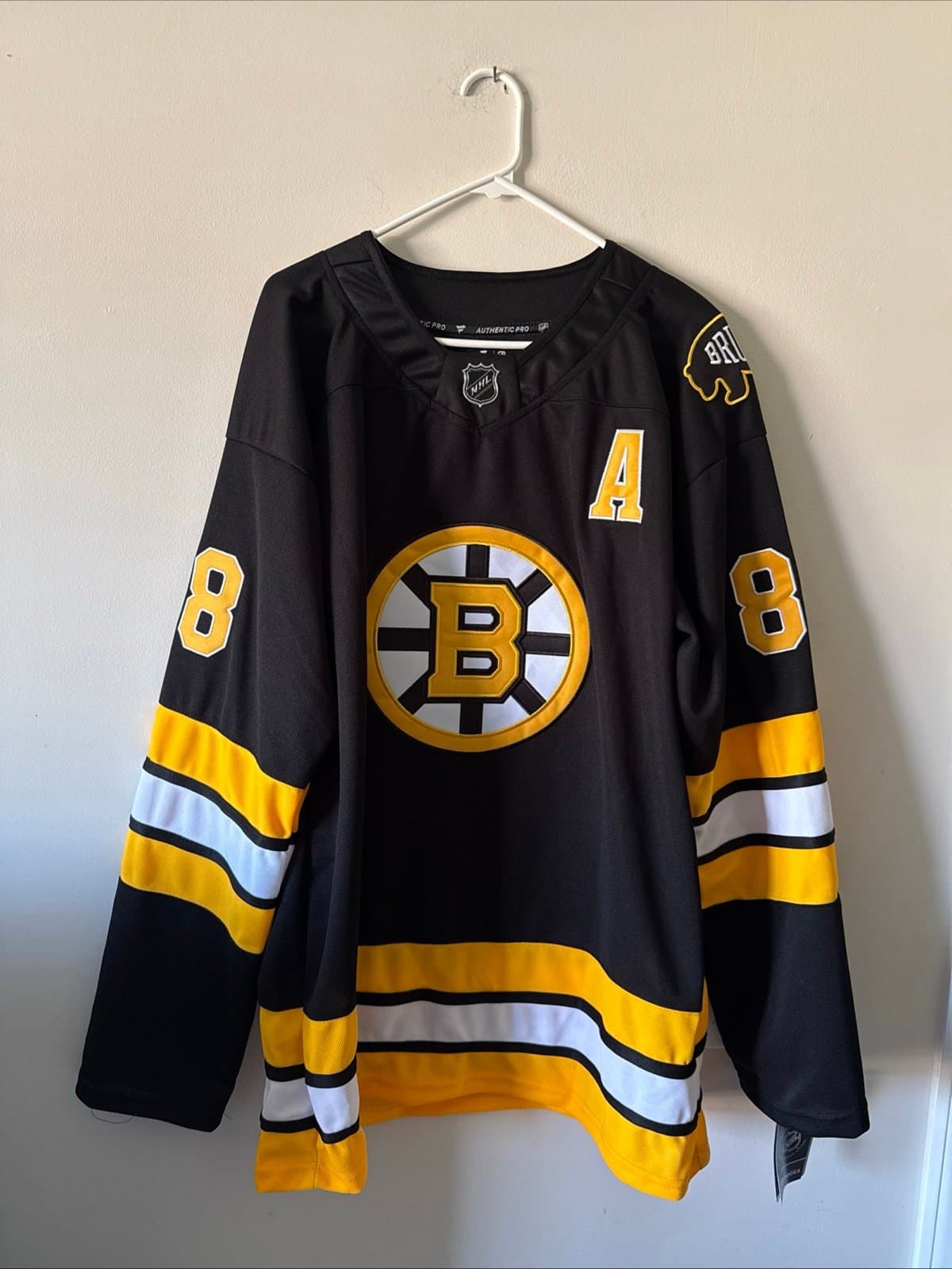 Men’s Fanatics Authentic Pro David Pastrnak #88 Boston Bruins Jersey Sz 54 NWT - Image 1