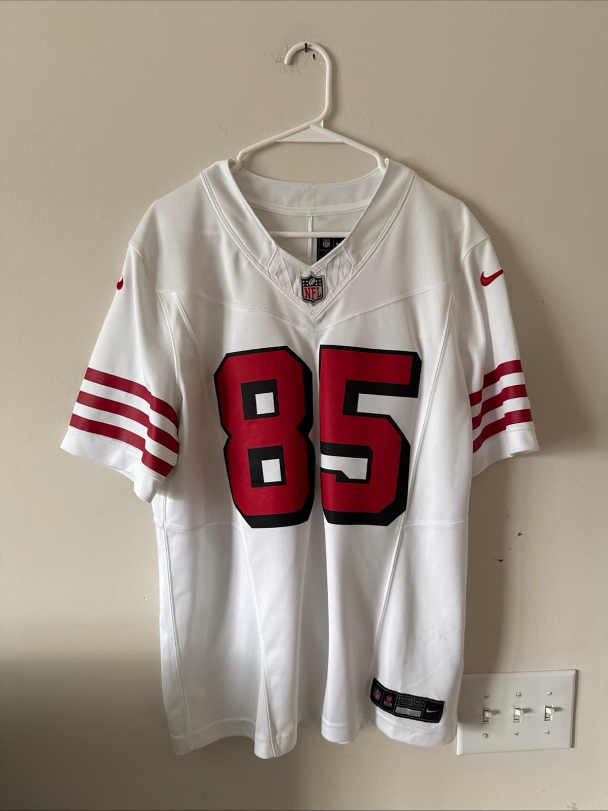 Men’s Nike George Kittle #85 49ers Vapor Limited COLOR RUSH Jersey Sz M - RARE - Image 1