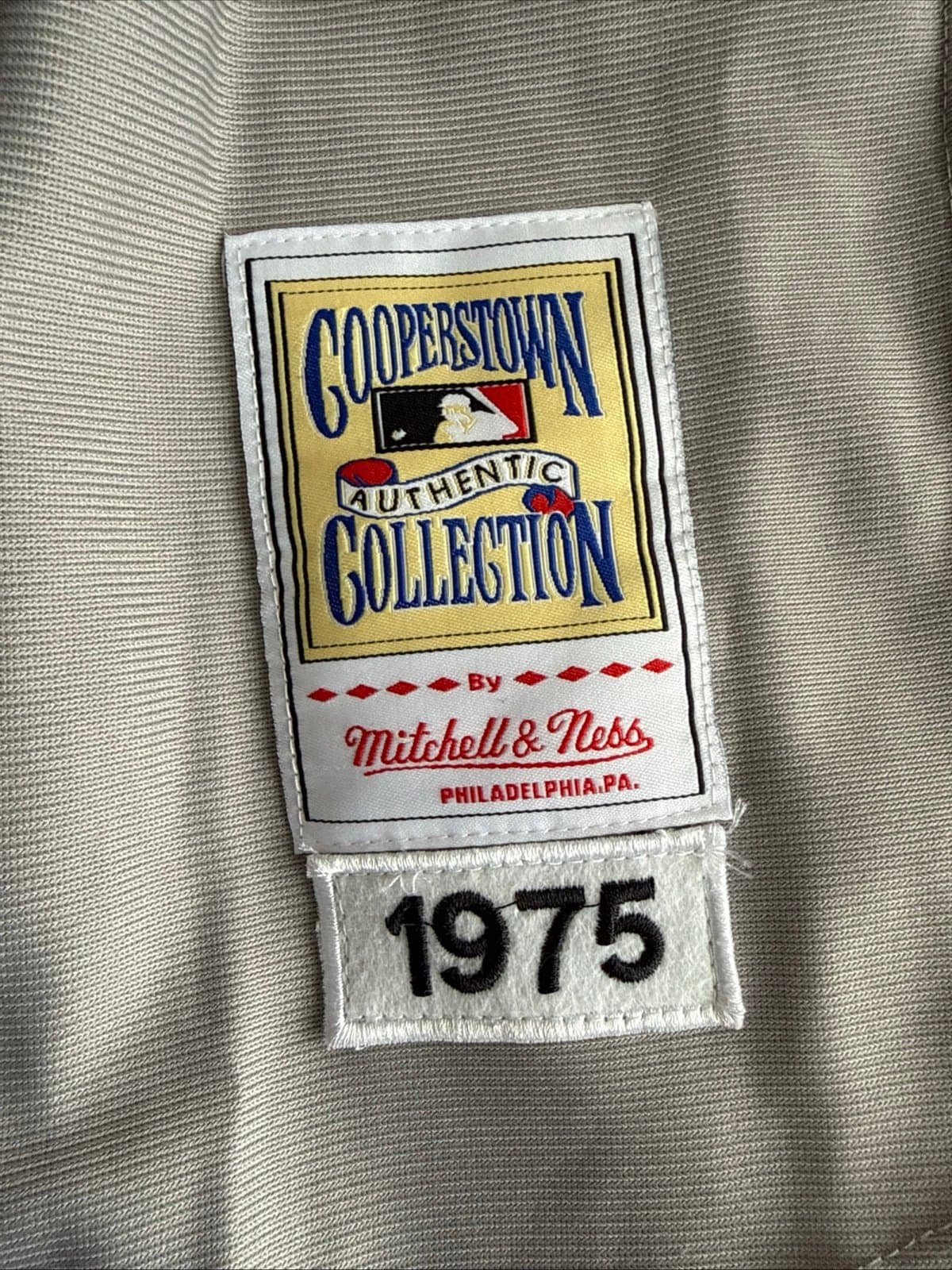 Men’s Mitchell & Ness Carlton Fisk #27 1975 Boston Red Sox Jersey Sz 54 - Gray - Thumbnail 3