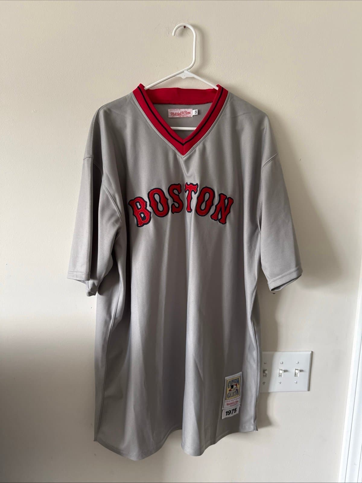 Men’s Mitchell & Ness Carlton Fisk #27 1975 Boston Red Sox Jersey Sz 54 - Gray - Image 1