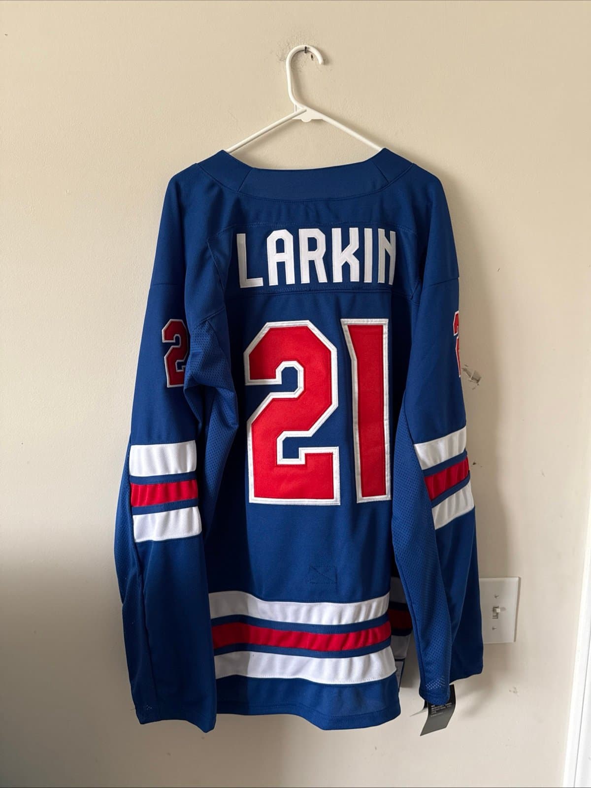 Men’s Nike Dylan Larkin #21 Team USA Hockey 2026 Olympics Jersey Sz XL NWT RARE - Thumbnail 5