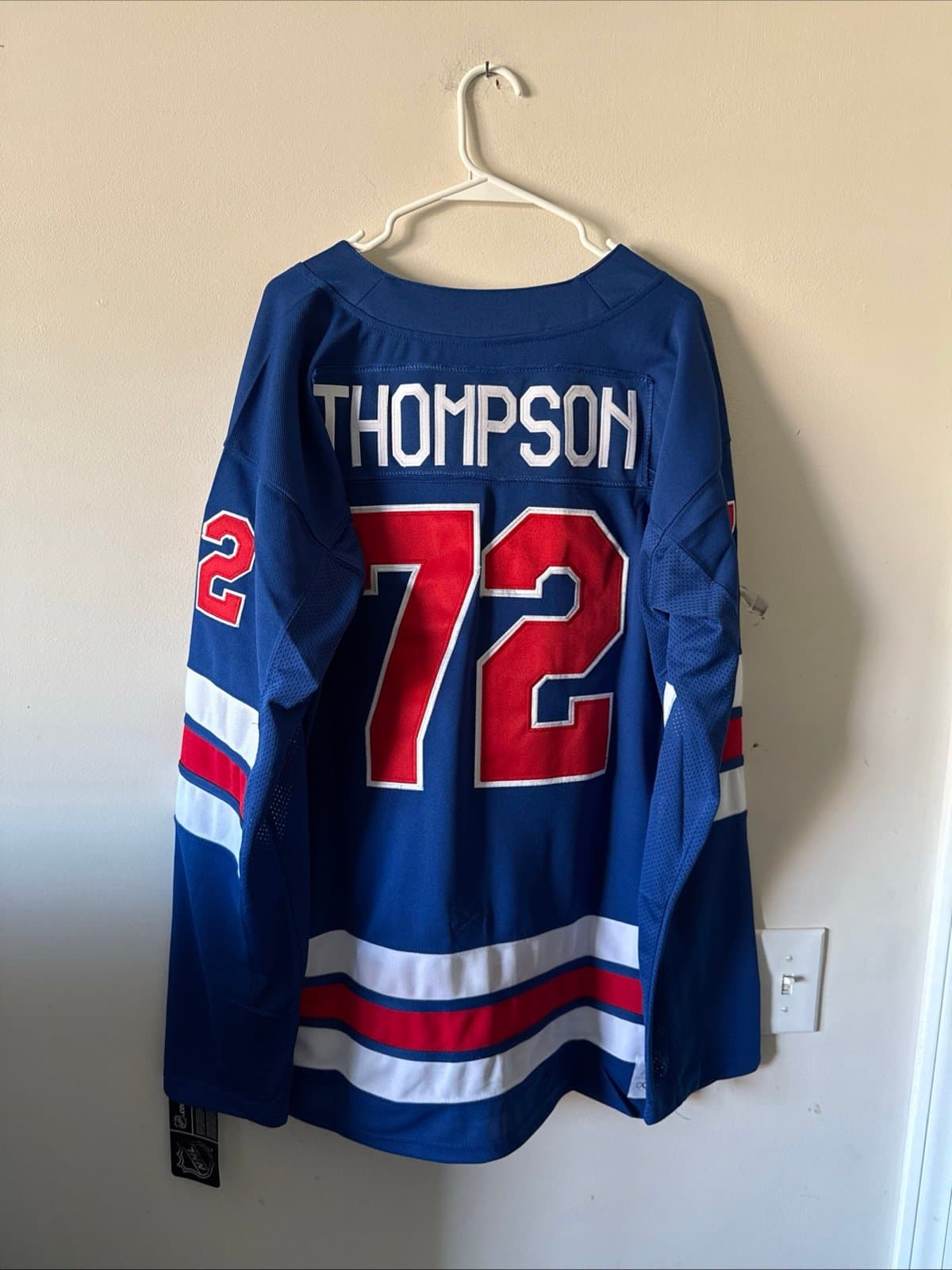 Men’s Nike Tage Thompson #72 Team USA 2026 Winter Olympics Jersey Size L - RARE - Thumbnail 7