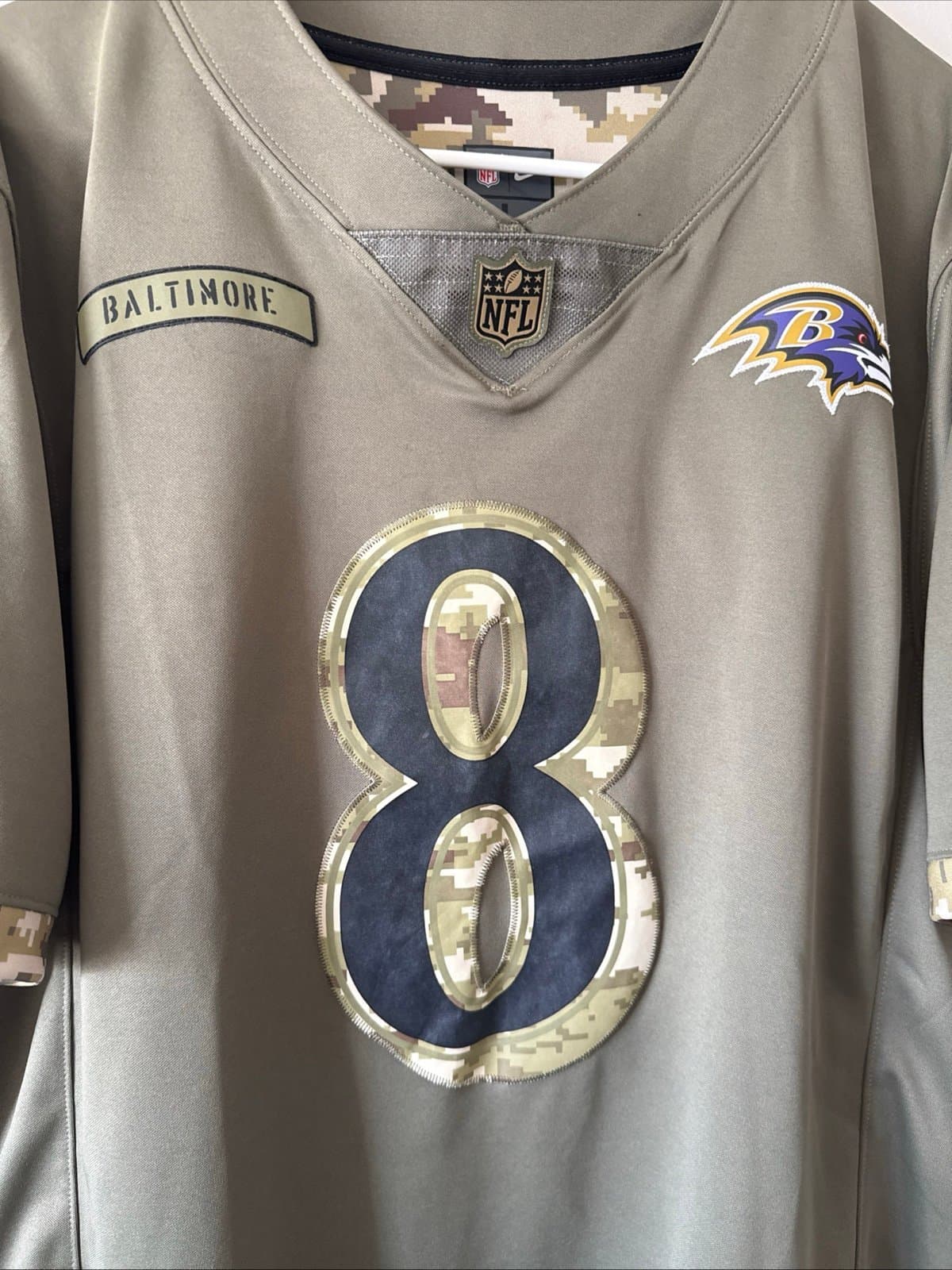 Men’s Lamar Jackson #8 Baltimore Ravens 2022 Salute To Service Jersey Sz L RARE - Thumbnail 2