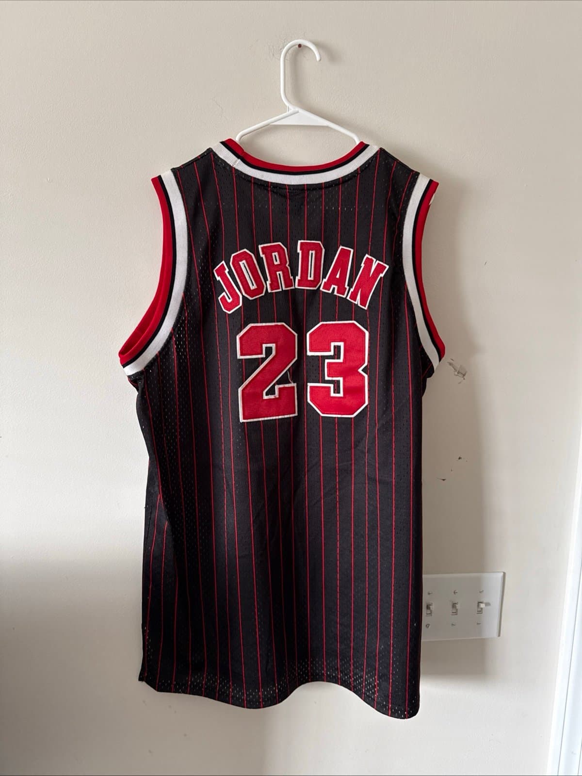 Men’s Nike Michael Jordan #23 Chicago Bulls Jersey Black Pinstripe Sz 50 - NWOT - Thumbnail 5