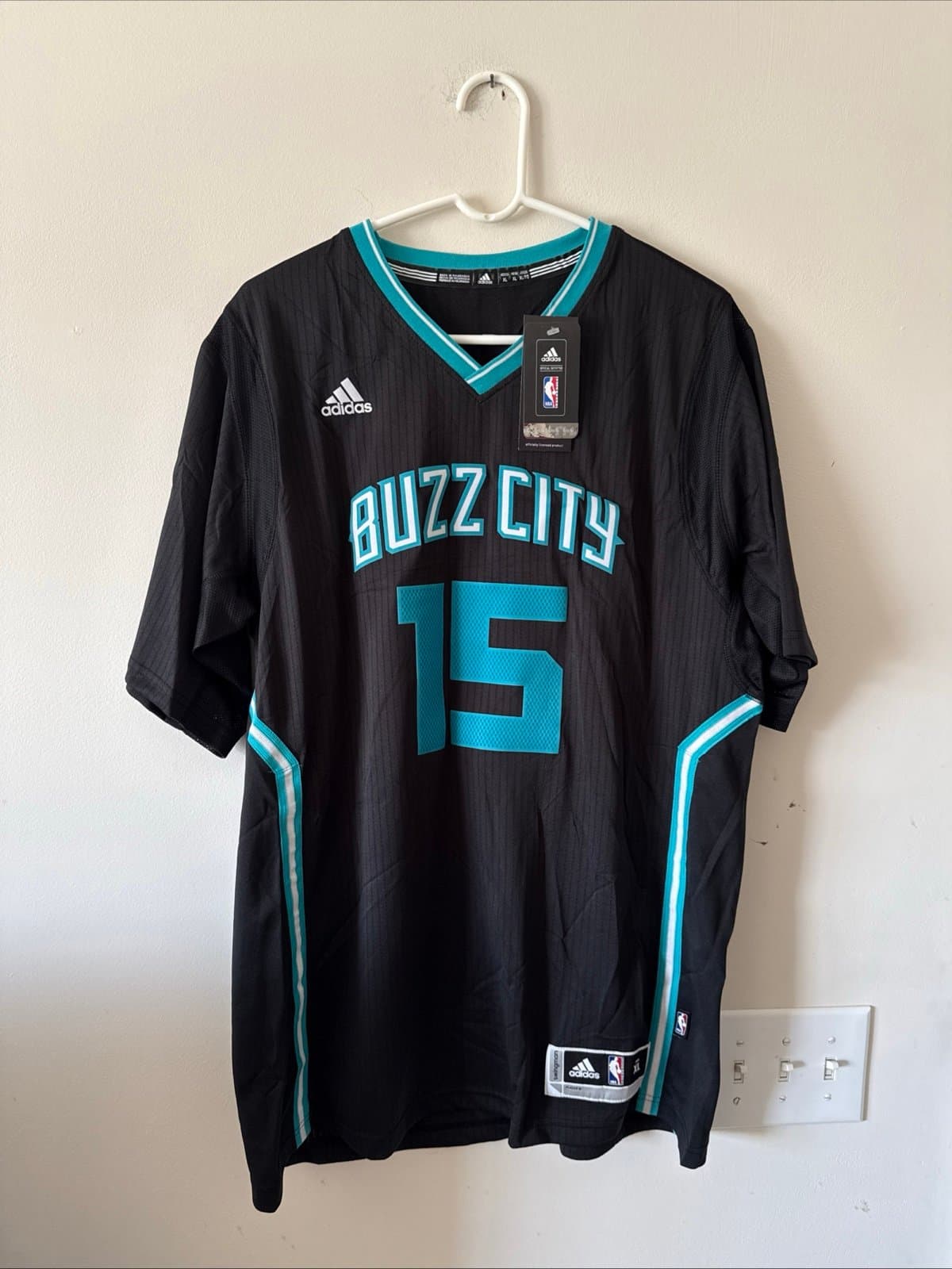 Men’s adidas Signed Kemba Walker #15 Hornets Rev30 Sleeved Jersey Sz XL - NWT - Thumbnail 7
