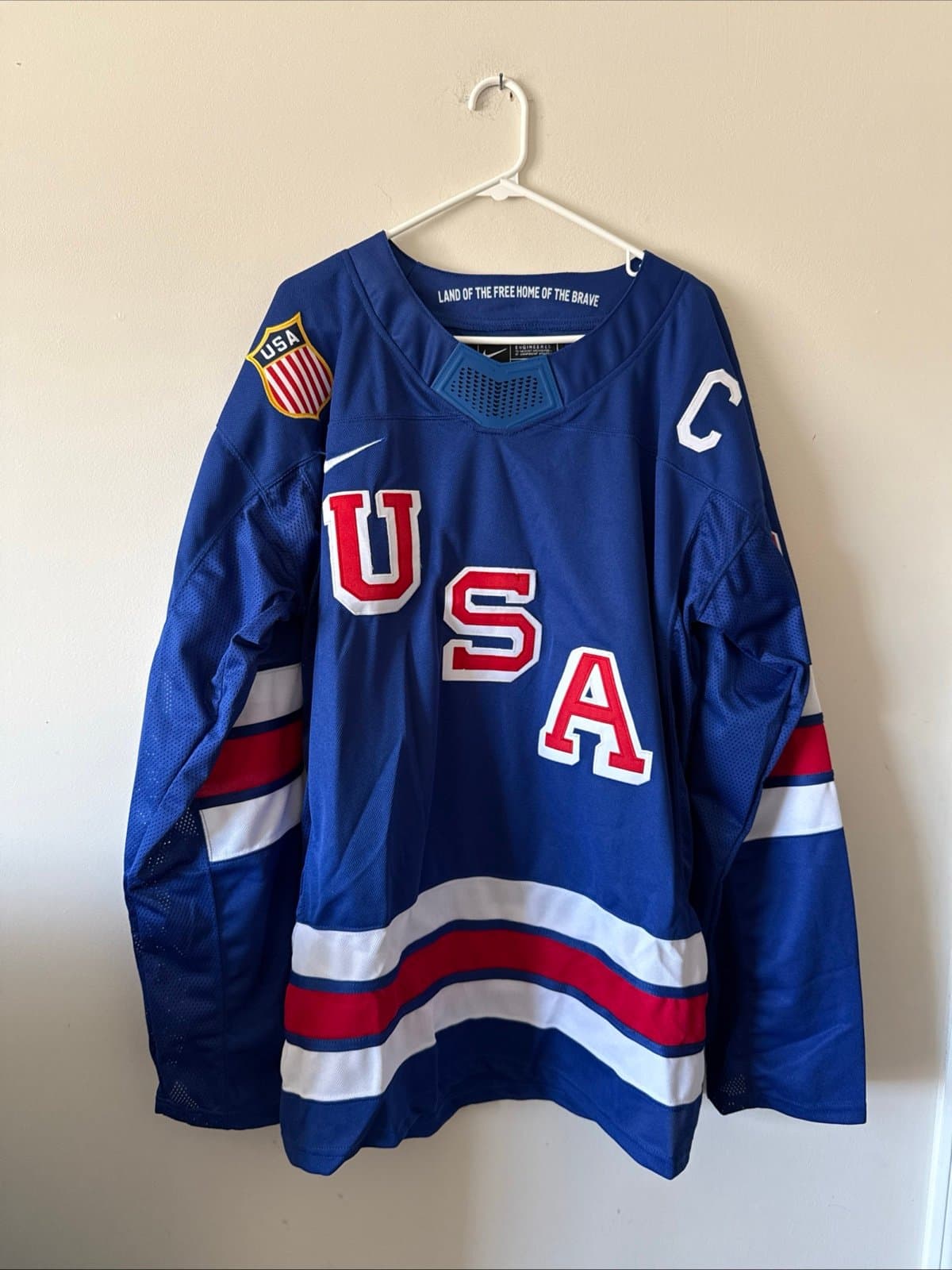 MEN’S NIKE AUSTON MATTHEWS #34 TEAM USA AUTHENTIC 2026 OLYMPICS JERSEY SZ XL - Image 1
