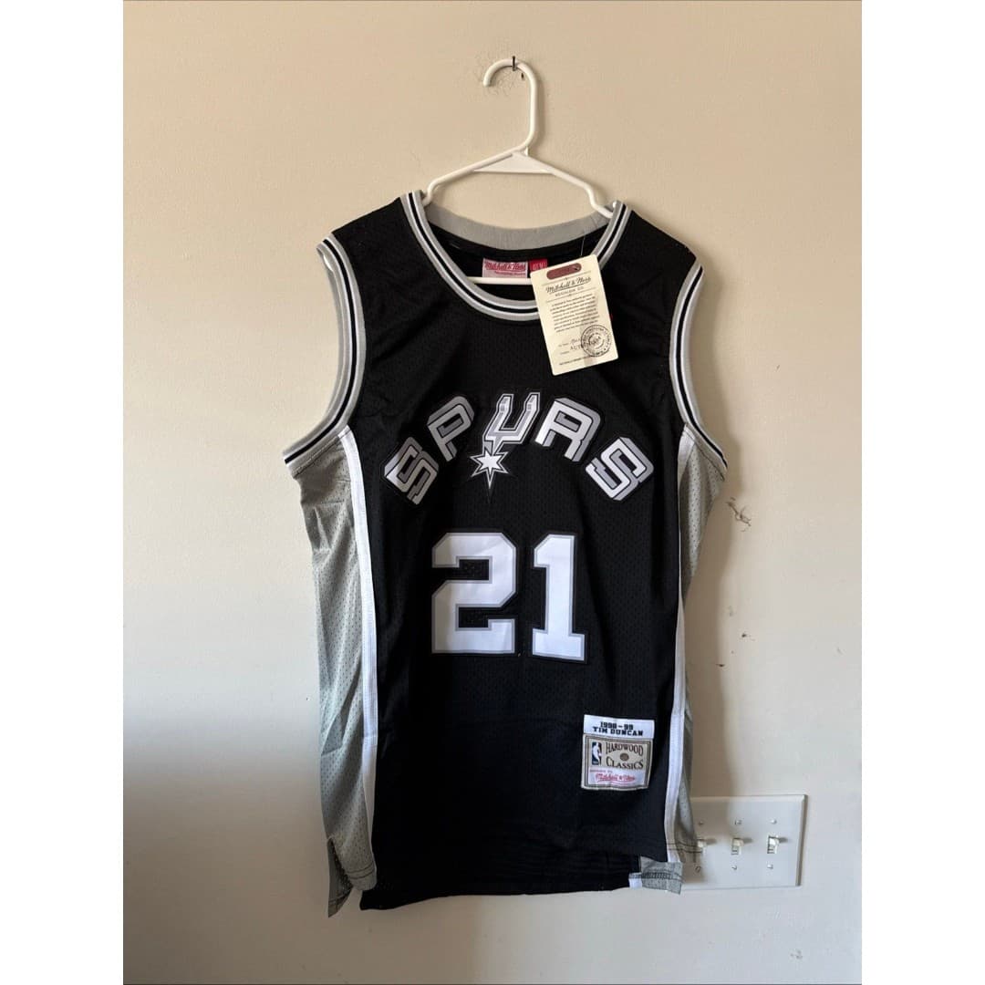 Mitchell-ness Men's Black and Grey Top - Image 1