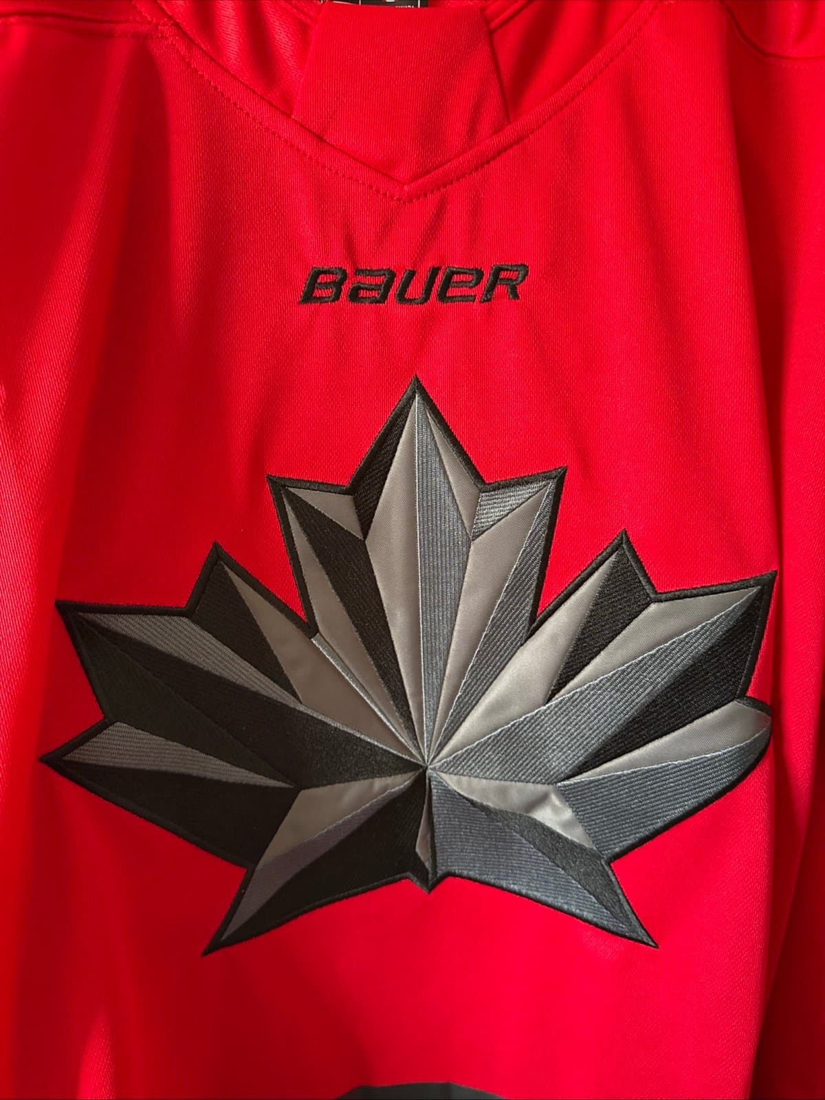MEN’S BAUER NATHAN MACKINNON #29 TEAM CANADA 2026 OLYMPIC JERSEY SZ XL RED RARE - Thumbnail 2