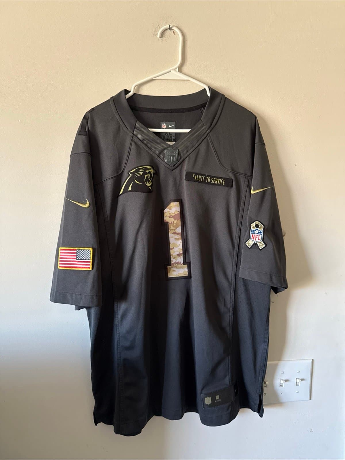 Men's Nike Cam Newton #1 Carolina Panthers Salute To Service Jersey Sz XL - RARE - Image 1