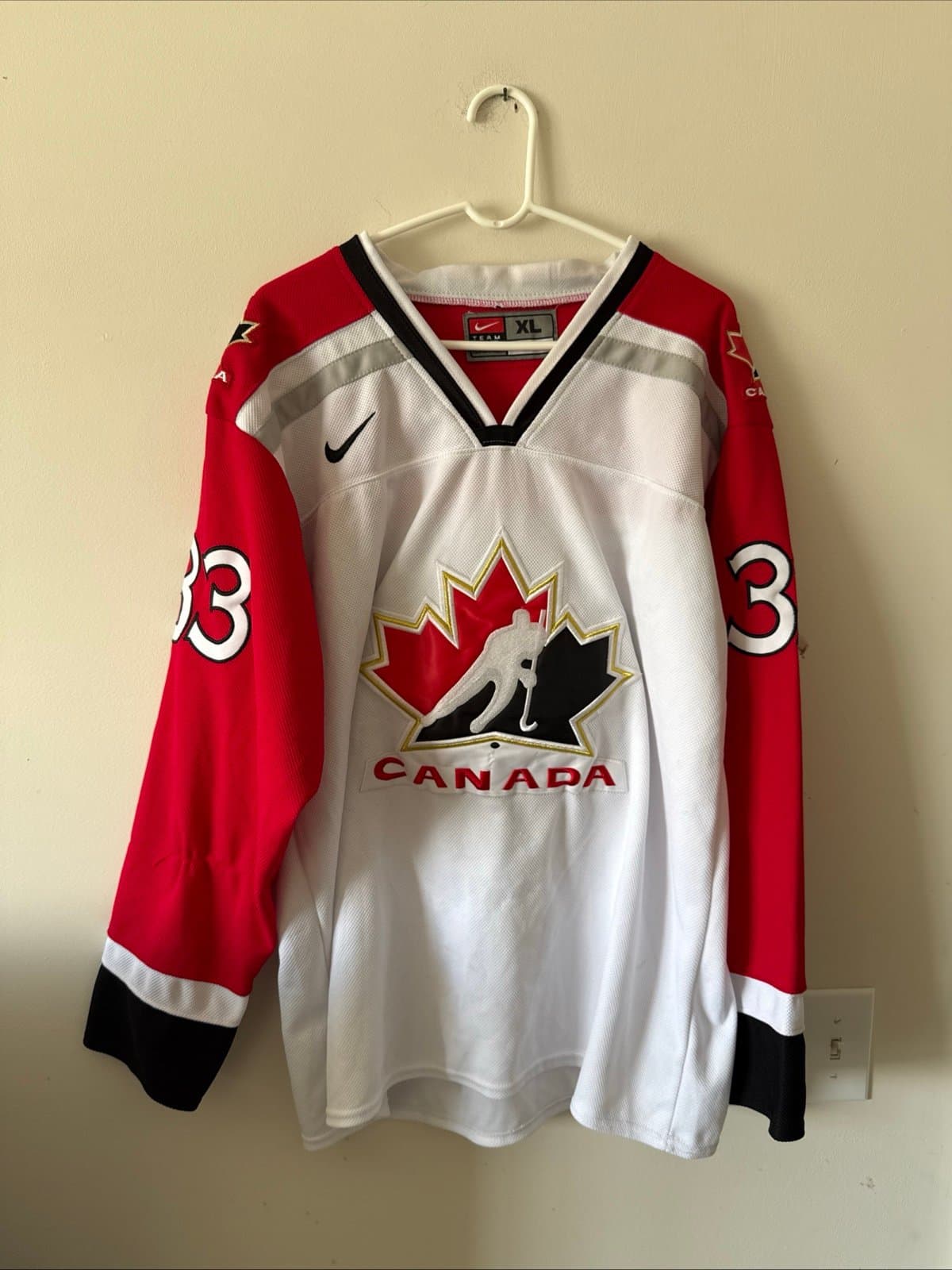Men’s Nike Patrick Roy #33 1998 Team Canada National Hockey Jersey Sz XL - RARE - Image 1