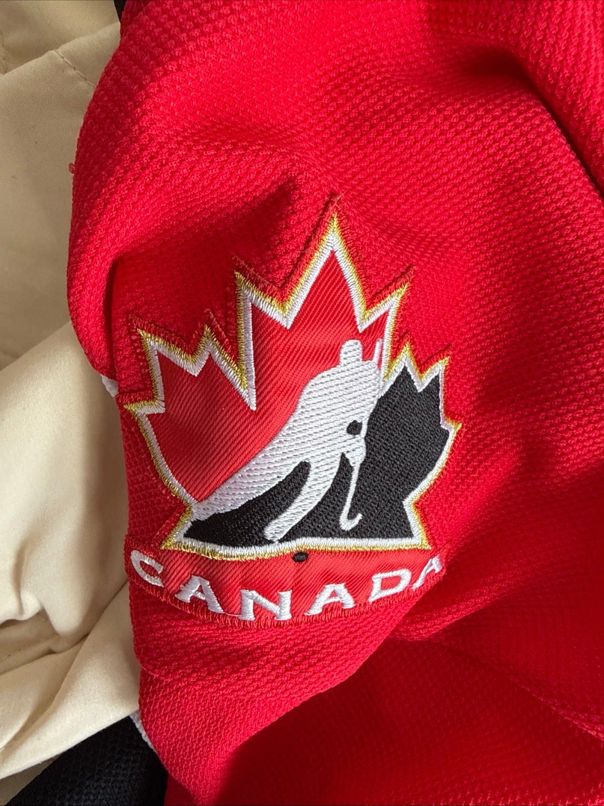 Men’s Nike Patrick Roy #33 1998 Team Canada National Hockey Jersey Sz XL - RARE - Thumbnail 6