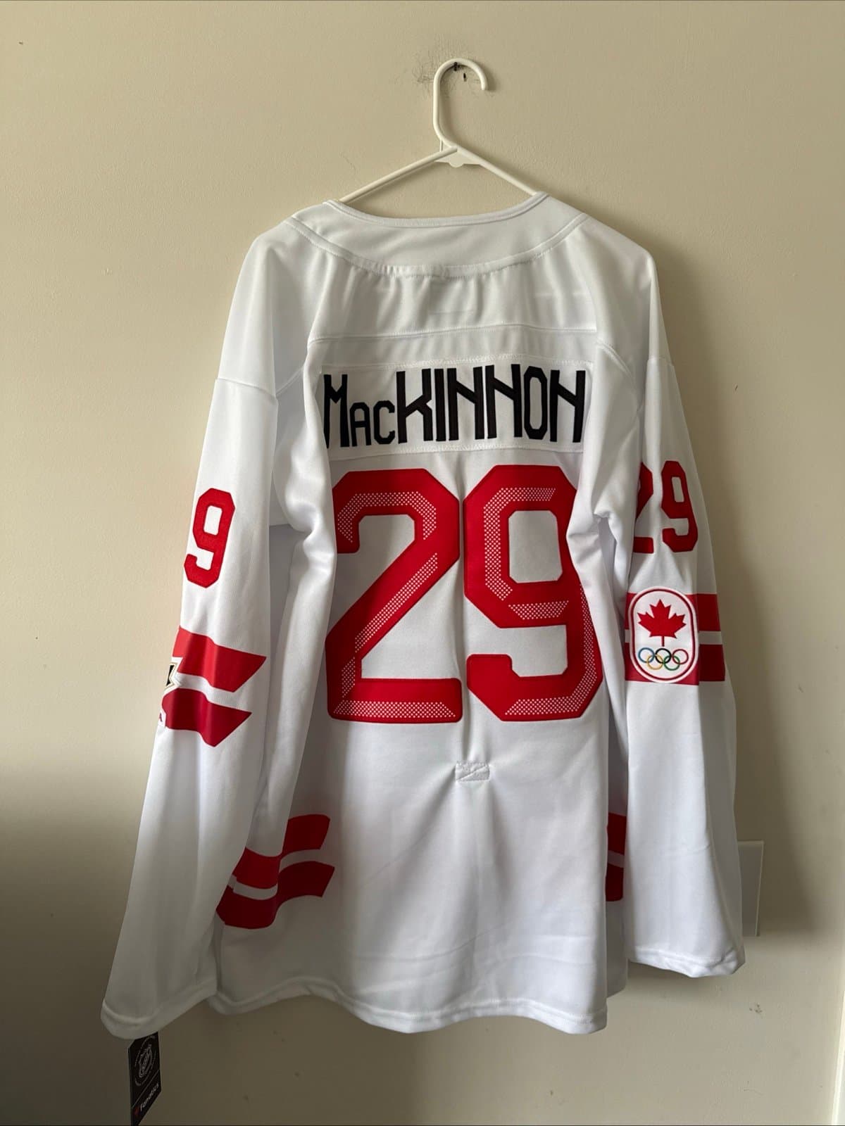 MEN’S BAUER NATHAN MACKINNON #29 TEAM CANADA 2026 OLYMPIC JERSEY SZ XL NWT RARE - Thumbnail 7