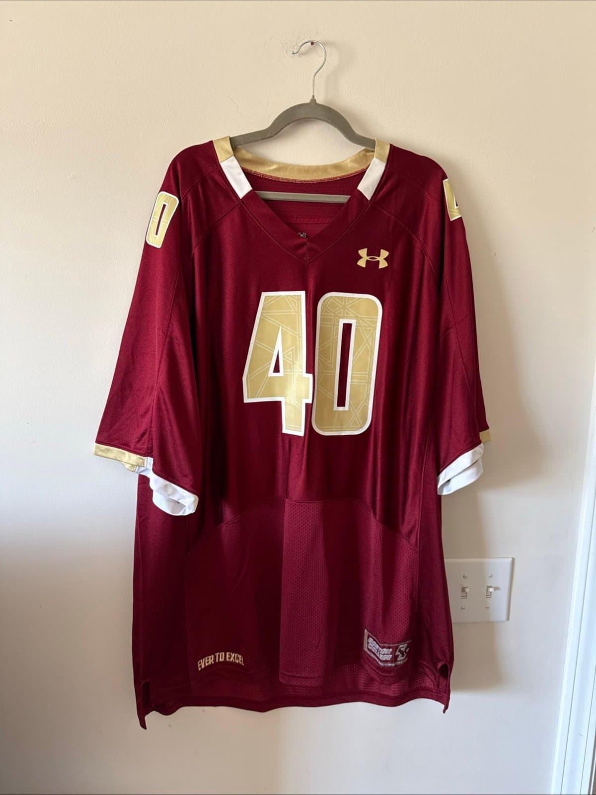 Men’s Under Armour Boston College Eagles #40 Football Maroon Jersey Sz 2XL - Image 1