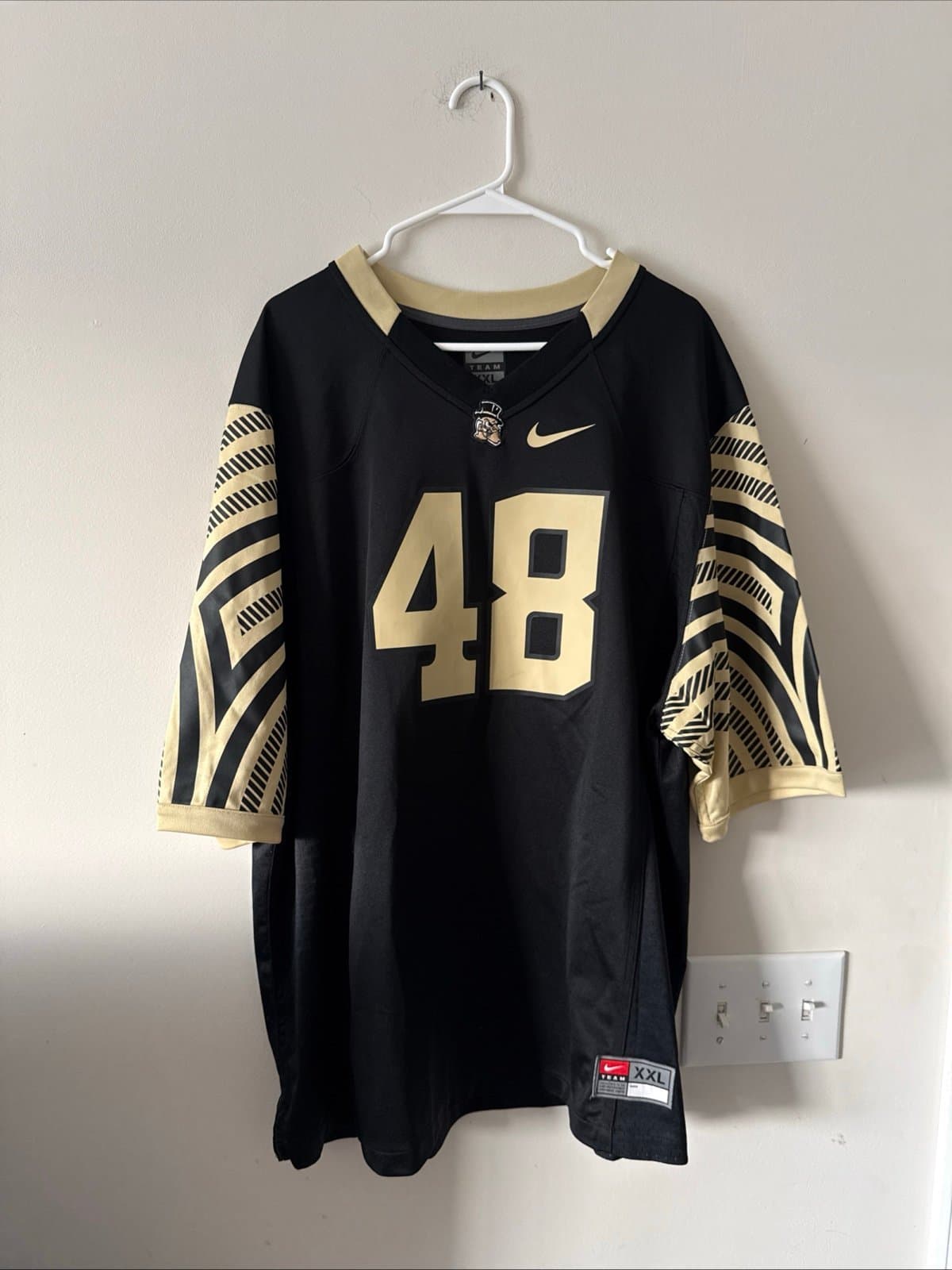 Men’s Nike Wake Forest Demon Deacons #48 Football Jersey Sz 2XL - Black RARE - Image 1